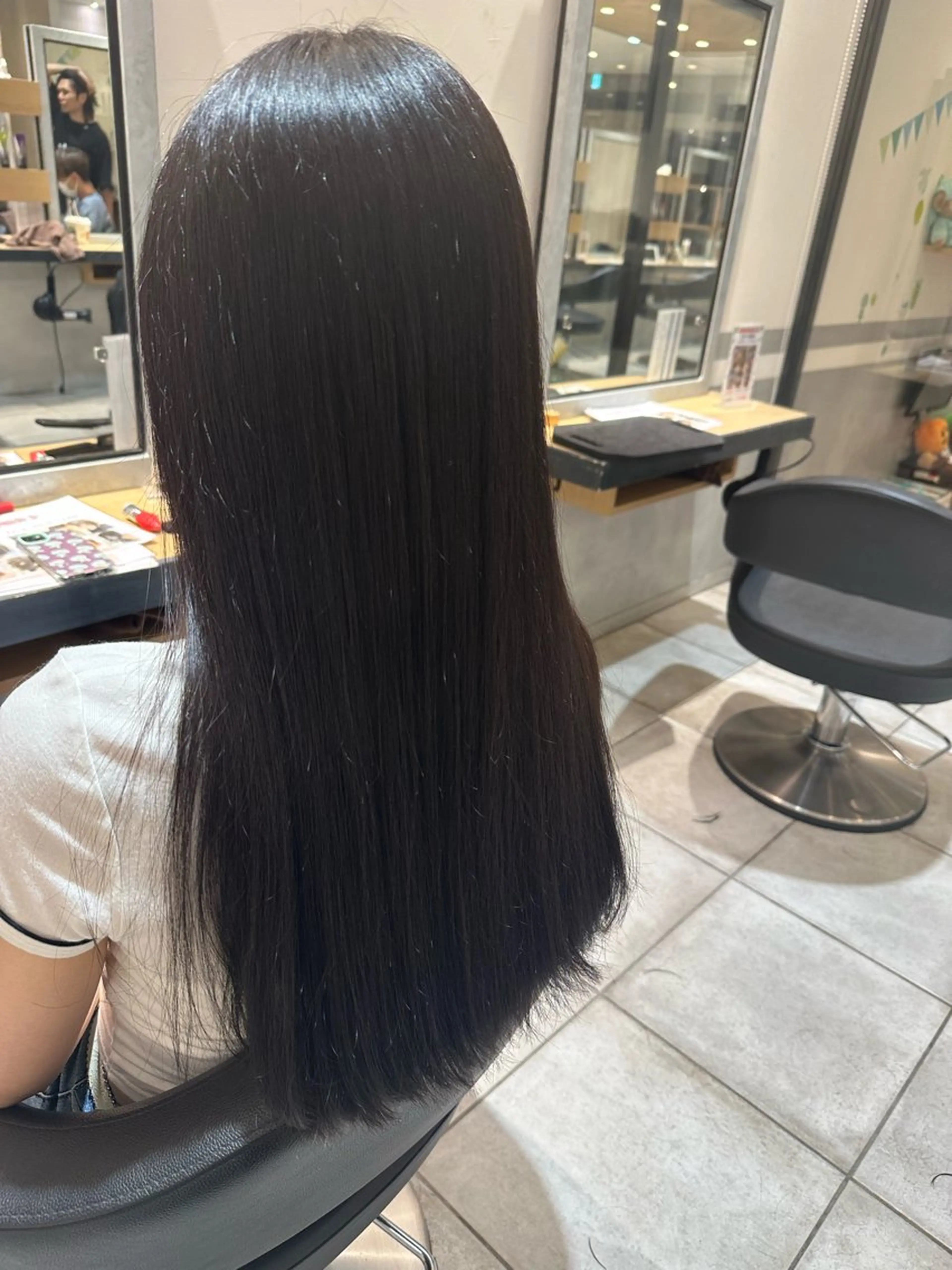 黒染めしたくない方におすすめ！ブルーブラックカラー💙🩵➕1stepトリートメントの写真