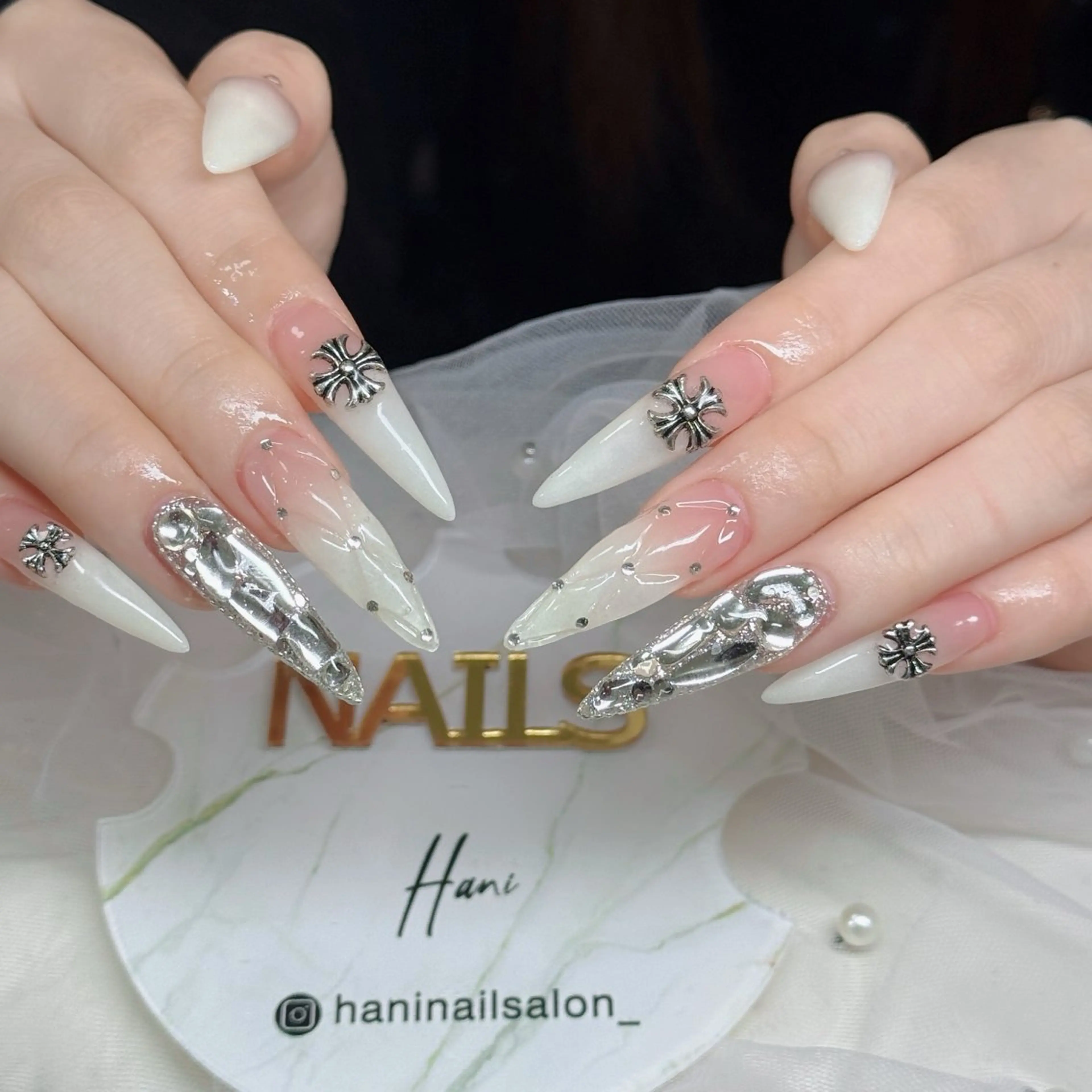 ネイル べっ甲ネイル チークネイル フラッシュネイル フラワーネイル フットネイル ハンドネイル Hani Nail Salonのネイルデザイン