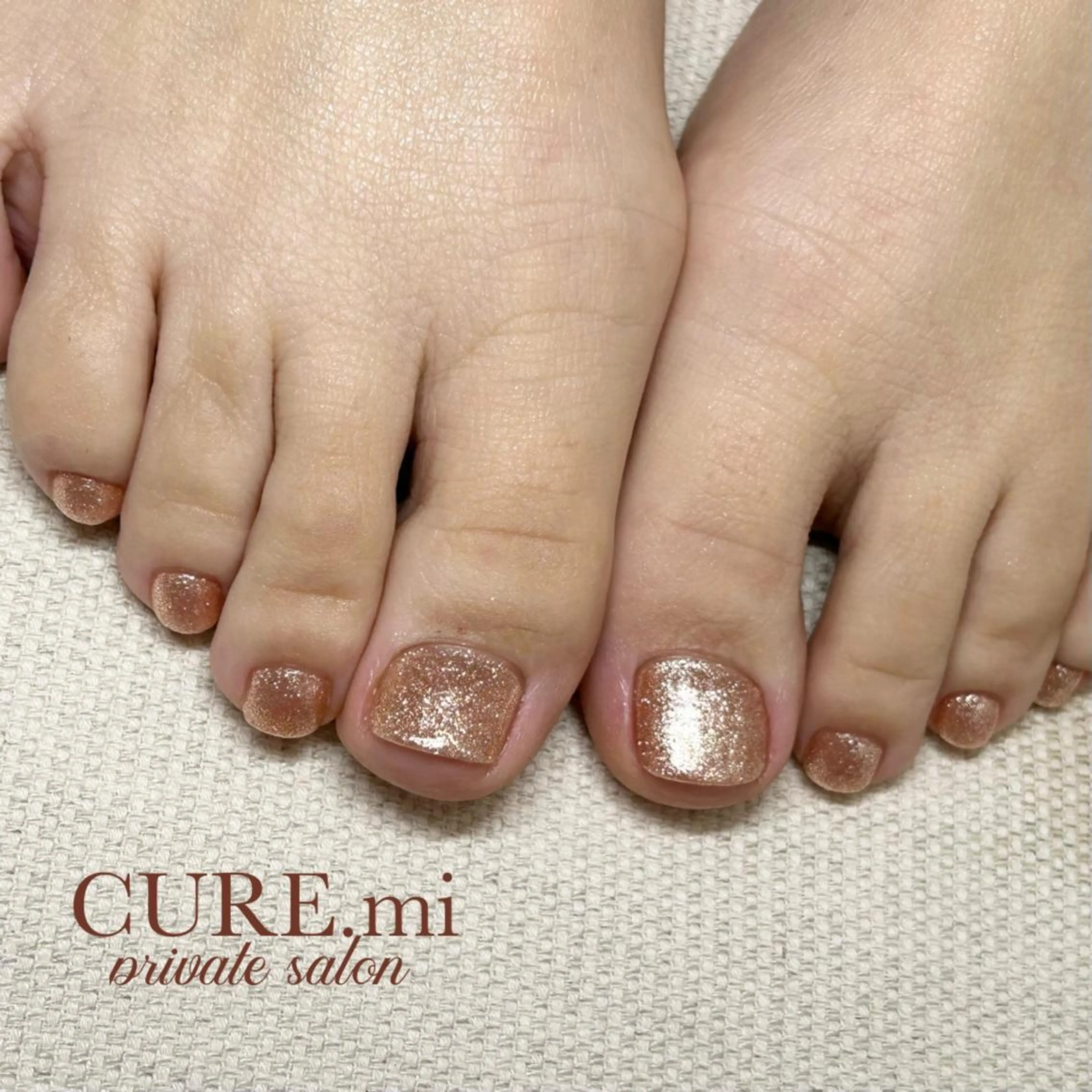 ネイル フットネイル ゴールド ピンク フットネイル CURE.mi所属・伊藤 美香のネイルデザイン
