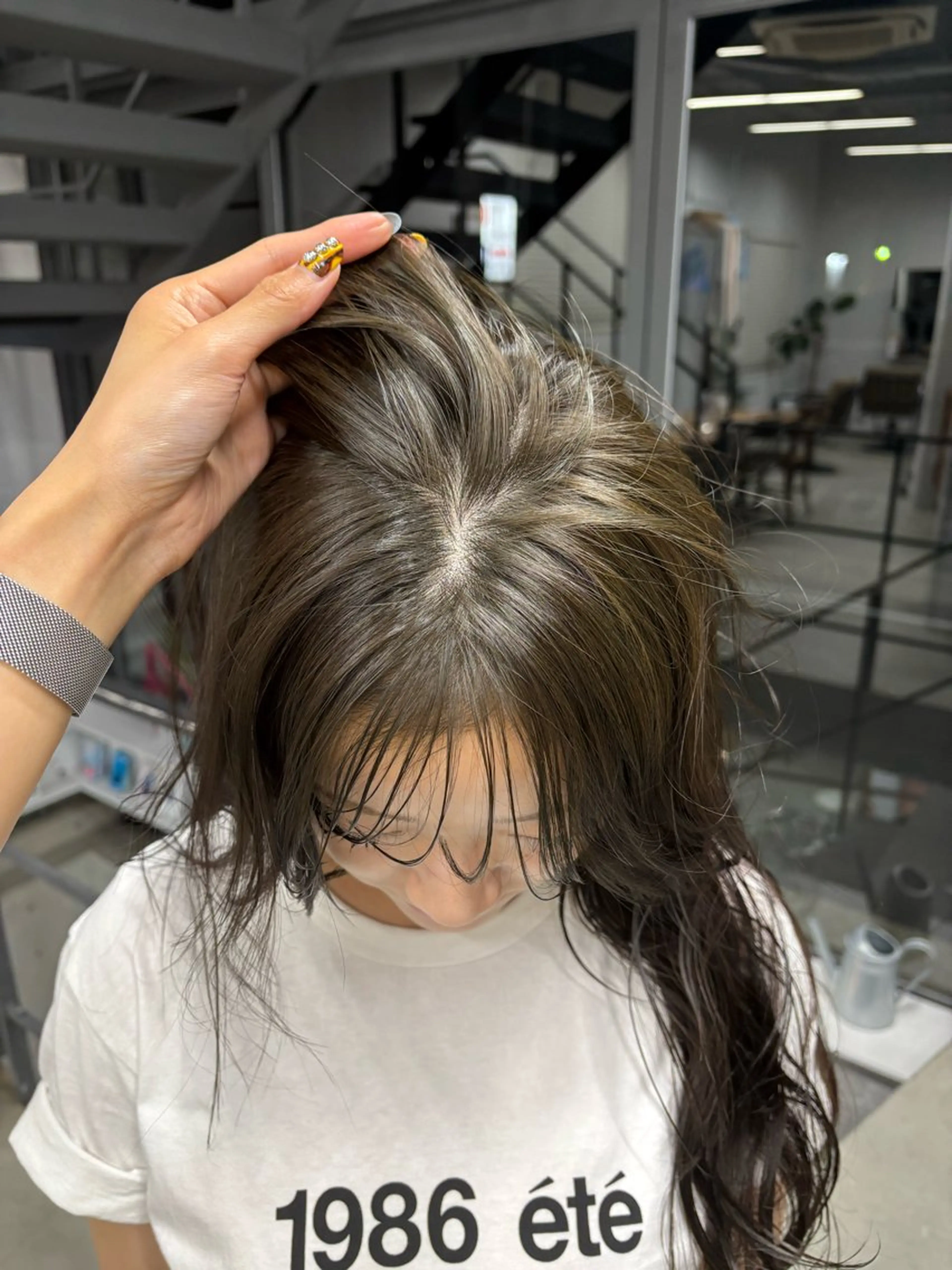 カラー ブリーチ ブリーチなしカラー ヘアカラー HAIR ICI 御器所 本店所属・高槻 成花のヘアスタイル