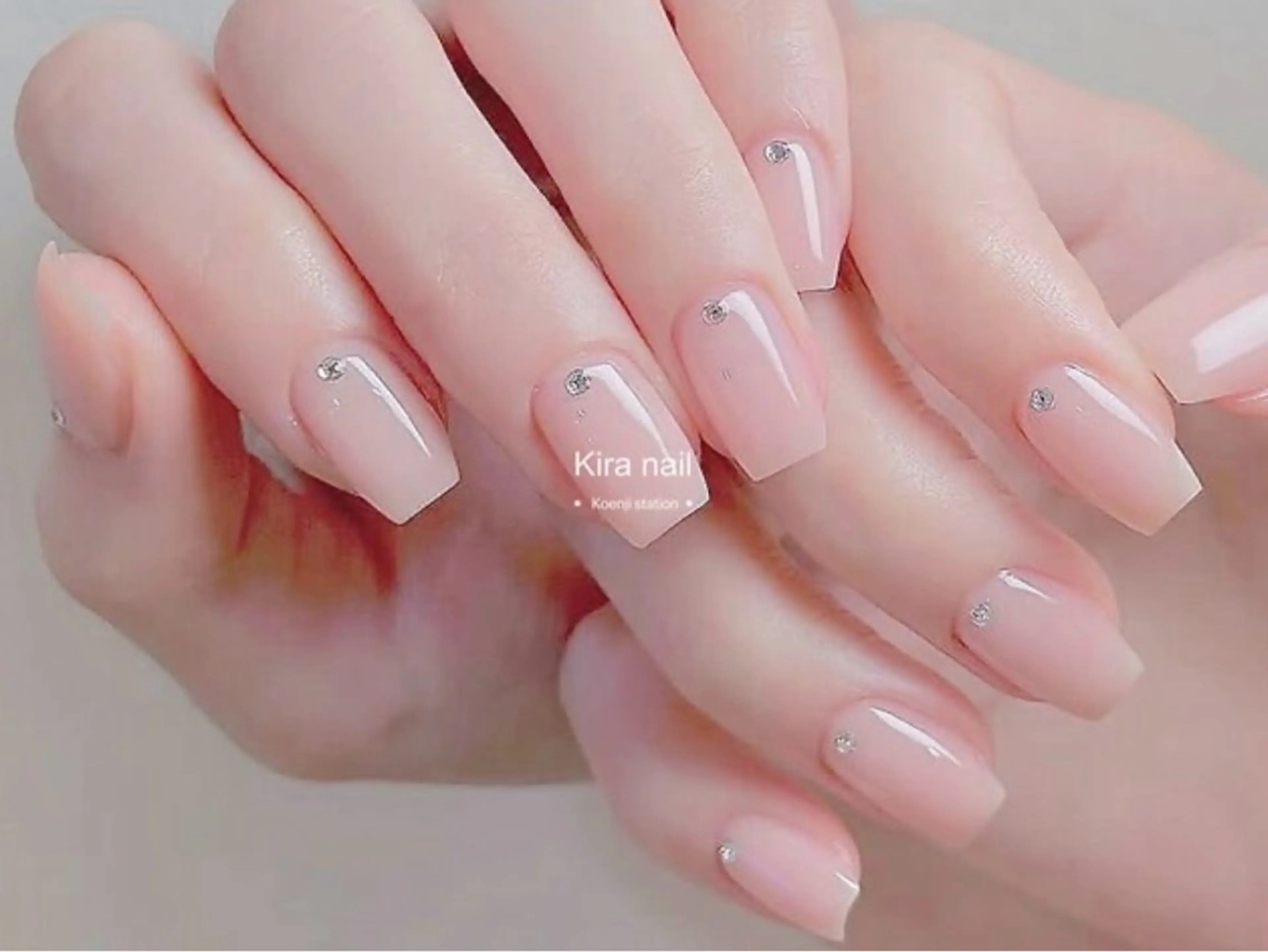 「HAND&オフなし⭐️ミニモ限定」自爪クリアジェルorラメグラー＋10粒スートンデザインの写真