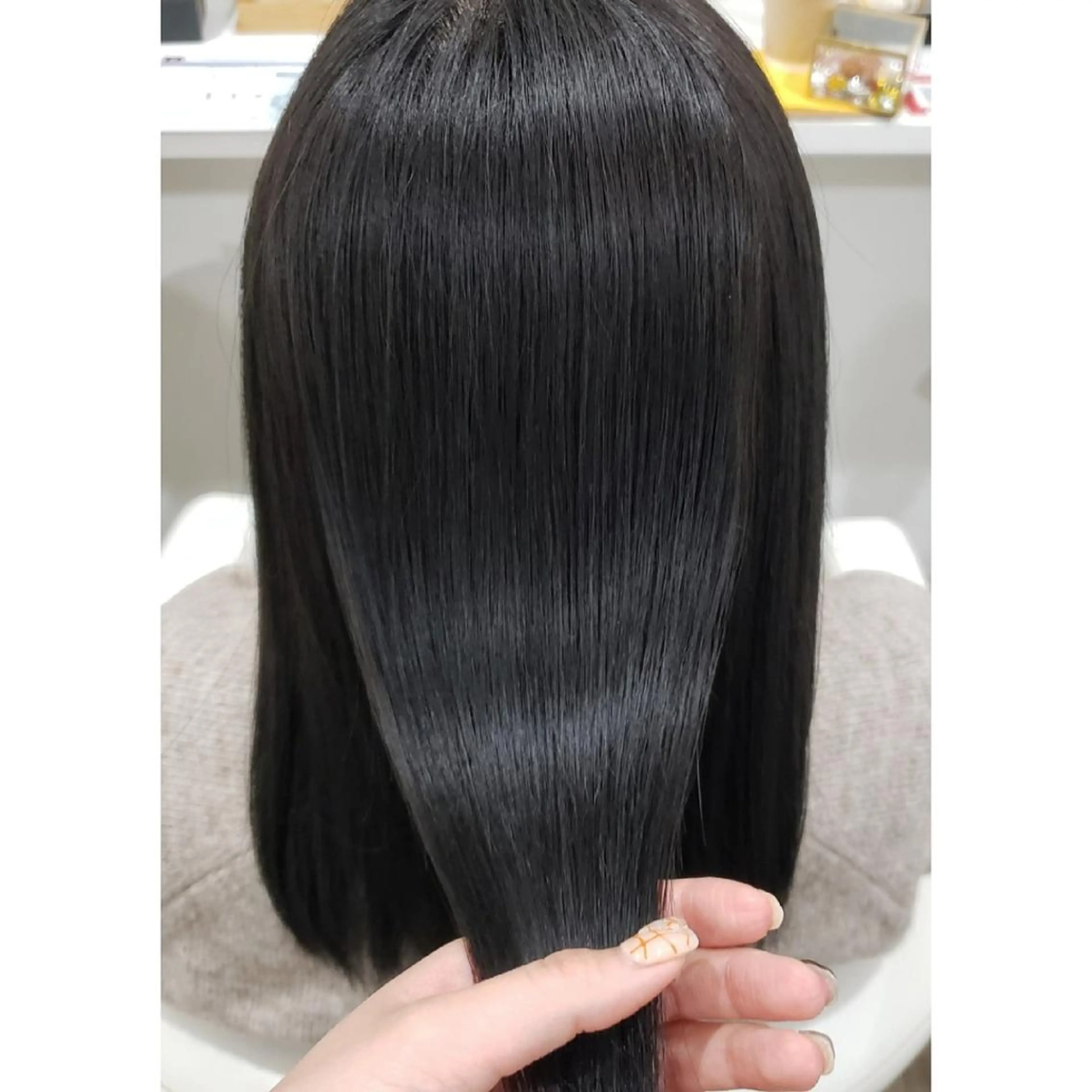 セミロング カラー ヘアアレンジ 黒髪 ブルーカラー ブルーブラック 髪質改善 縮毛矯正 カット ヘアカラー 縮毛矯正 髪質改善サロン🍃 AIRI のヘアスタイル