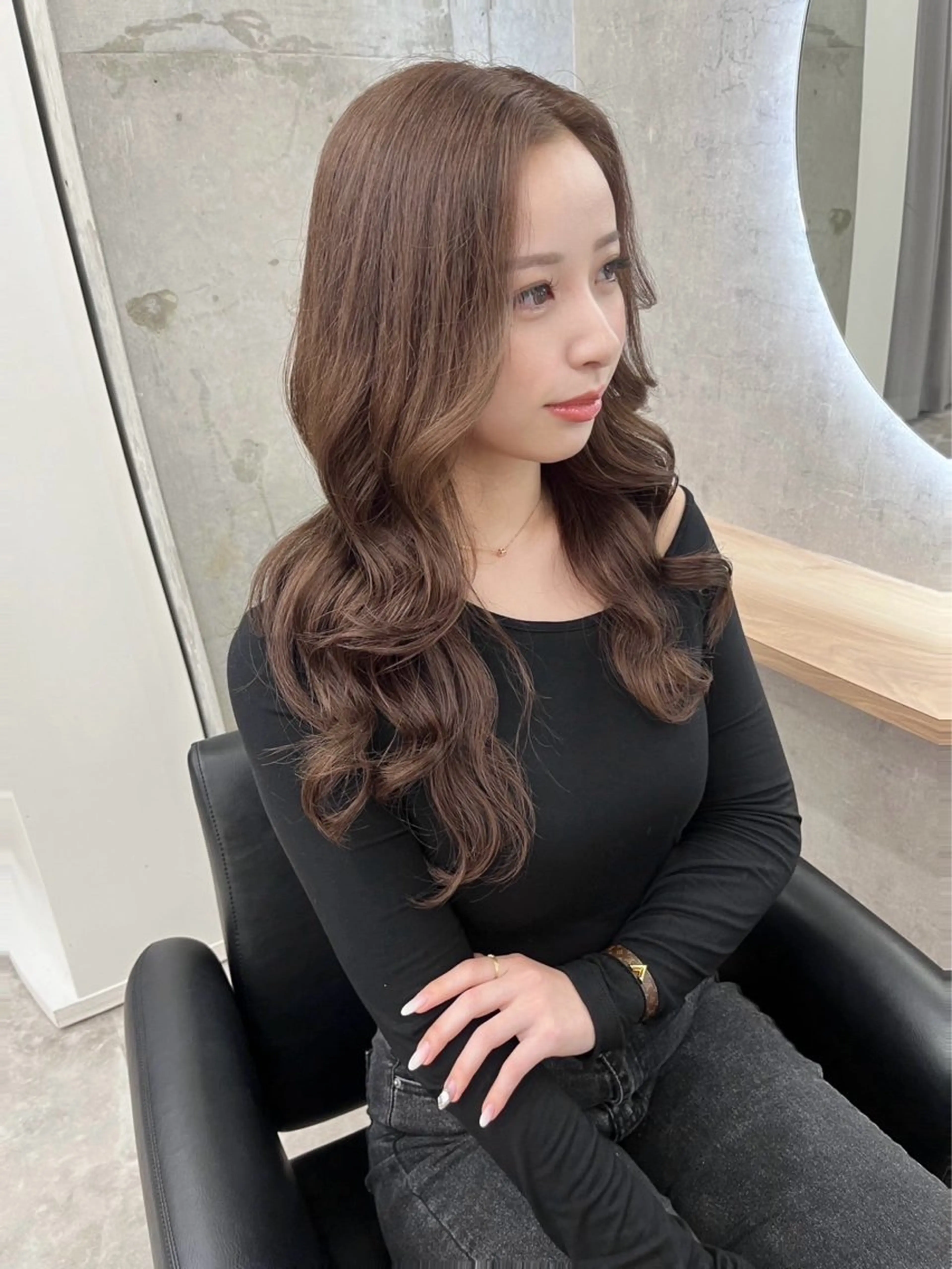 ロング カラー ブリーチ 🩷Yui🩷 大人可愛い艶カラーのヘアスタイル
