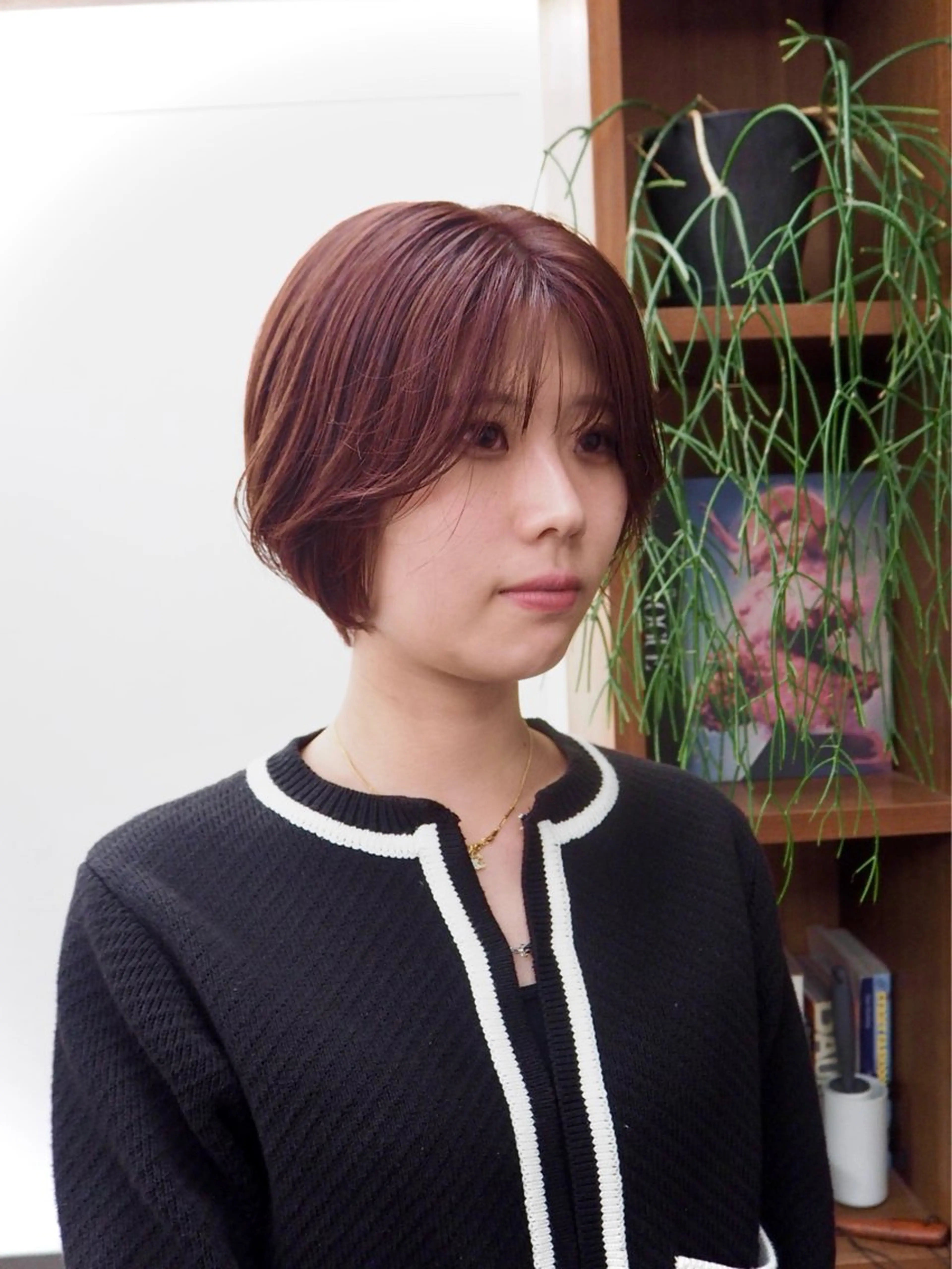 ミディアム カラー ボルドーカラー カシス ピンクカラー レッドカラー ヘアカラー トリートメント Paddle所属・似合わせレイヤー/ レイヤーパーマ/高倉のヘアスタイル