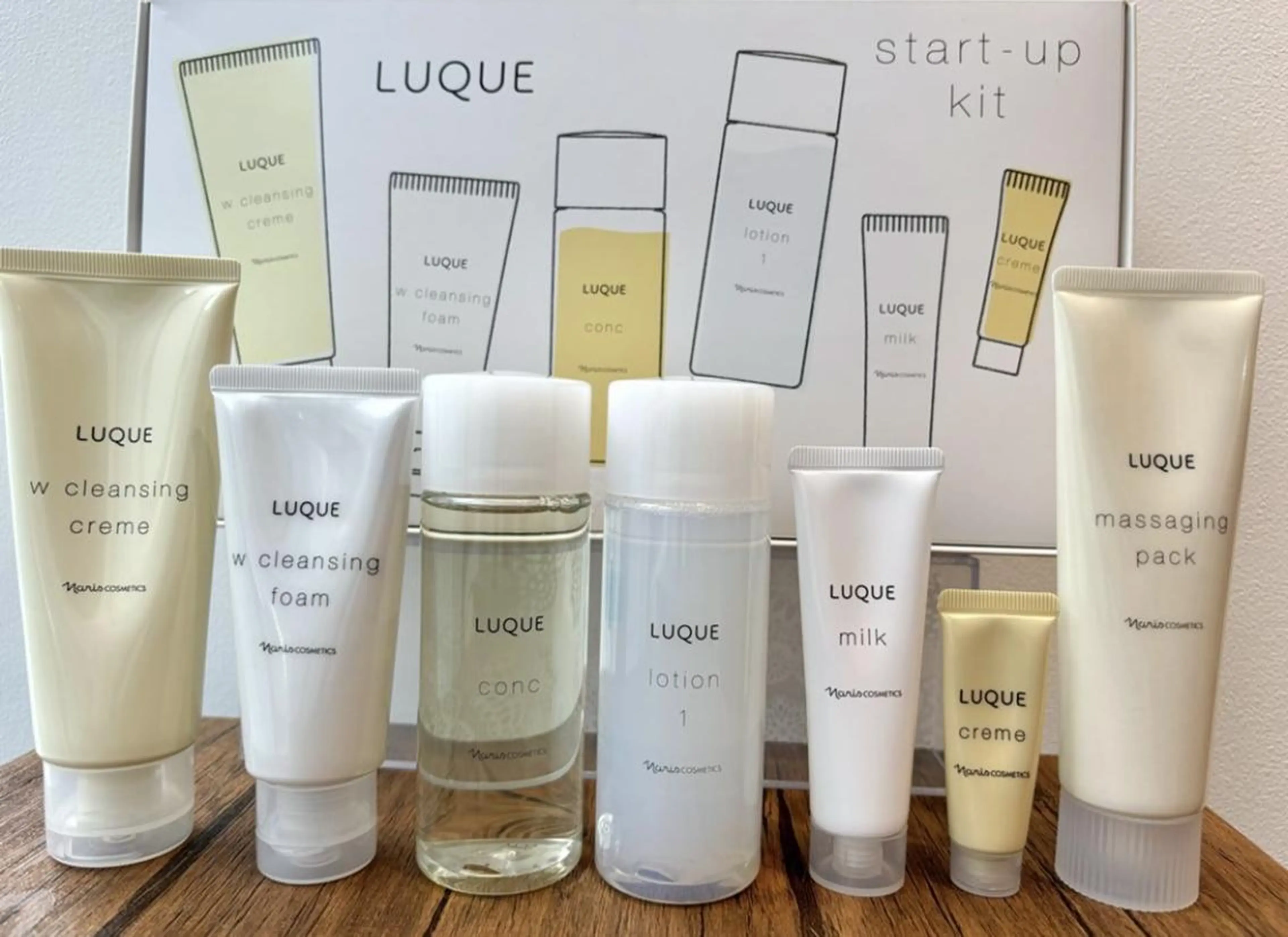 【LUQUE美肌体感】約80%OFF  選べるエステ4回&13,409円分スキンケアセット付きの写真