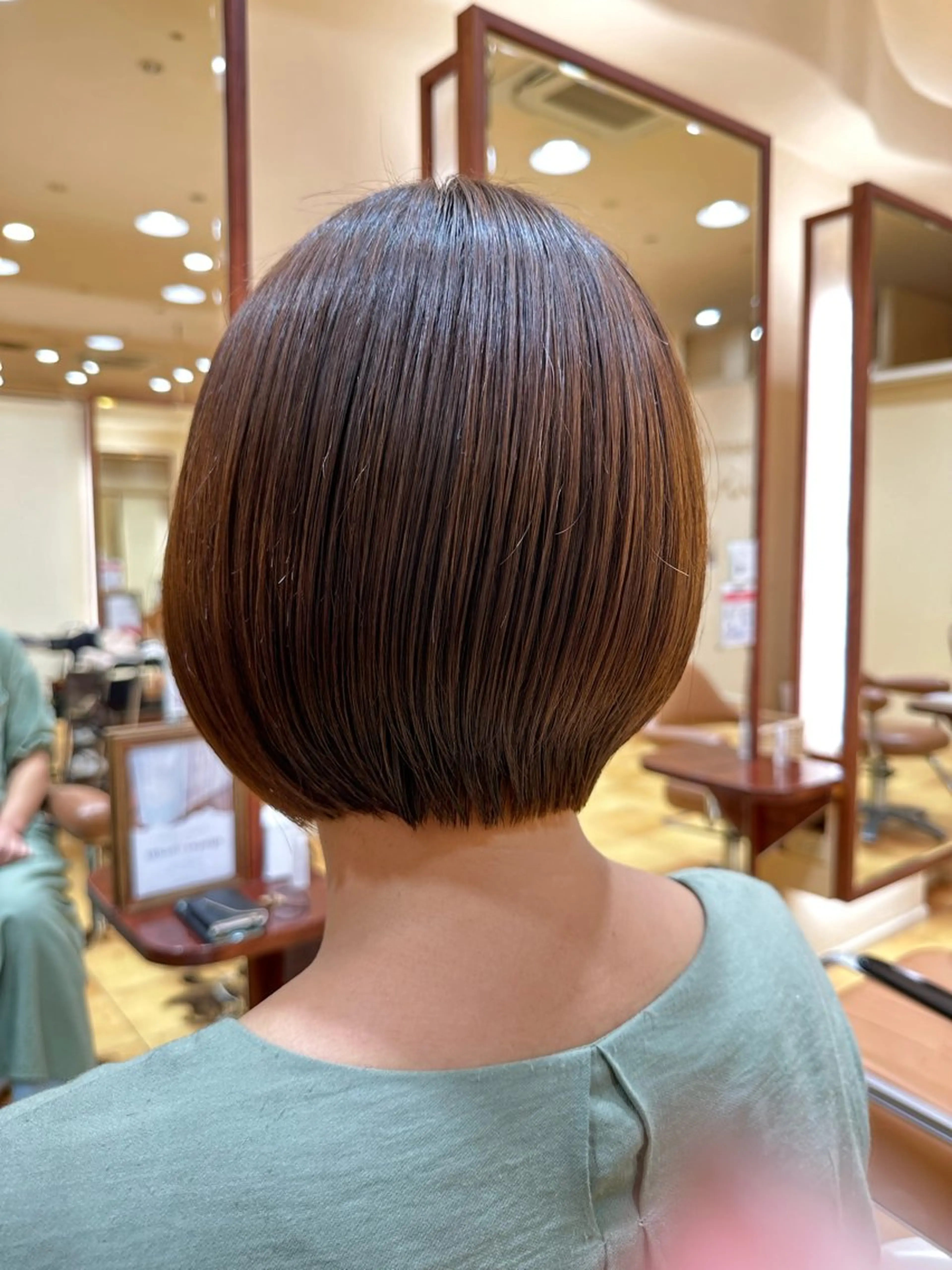 ショート とうい/パーマボブ/ くせ毛/丸みボブのヘアスタイル