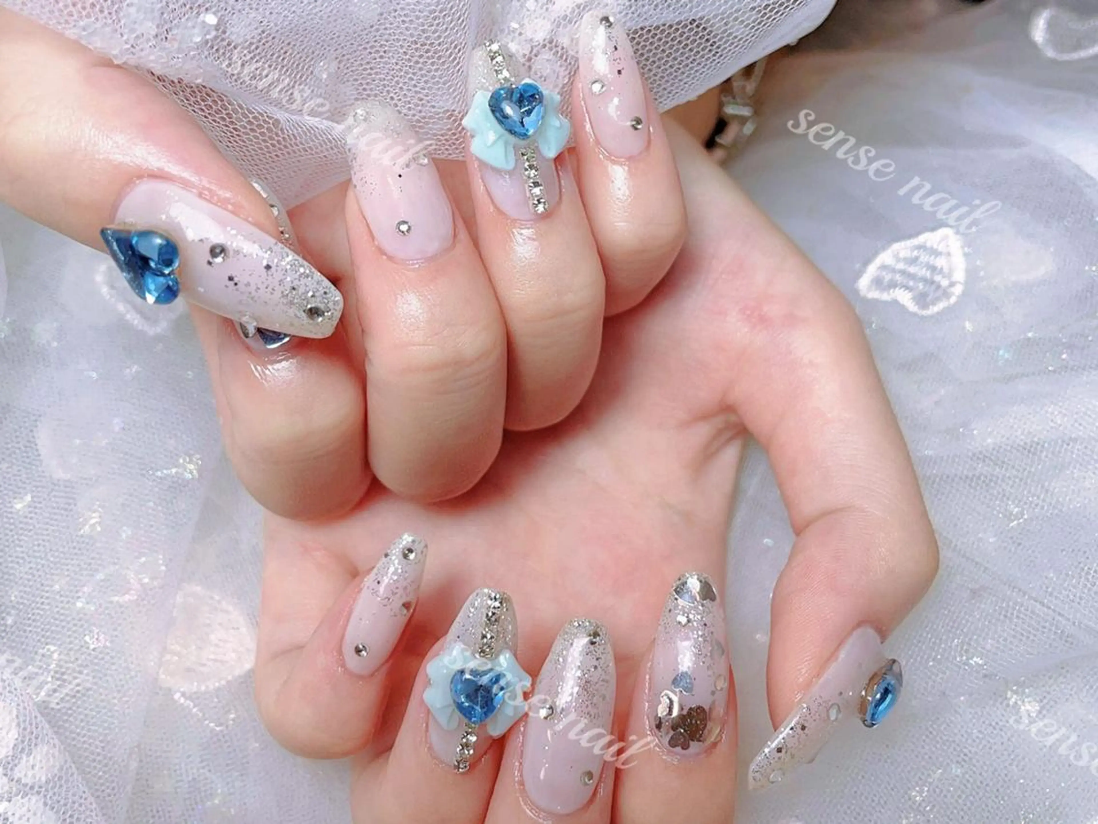 ネイル Queening 🦋のネイルデザイン