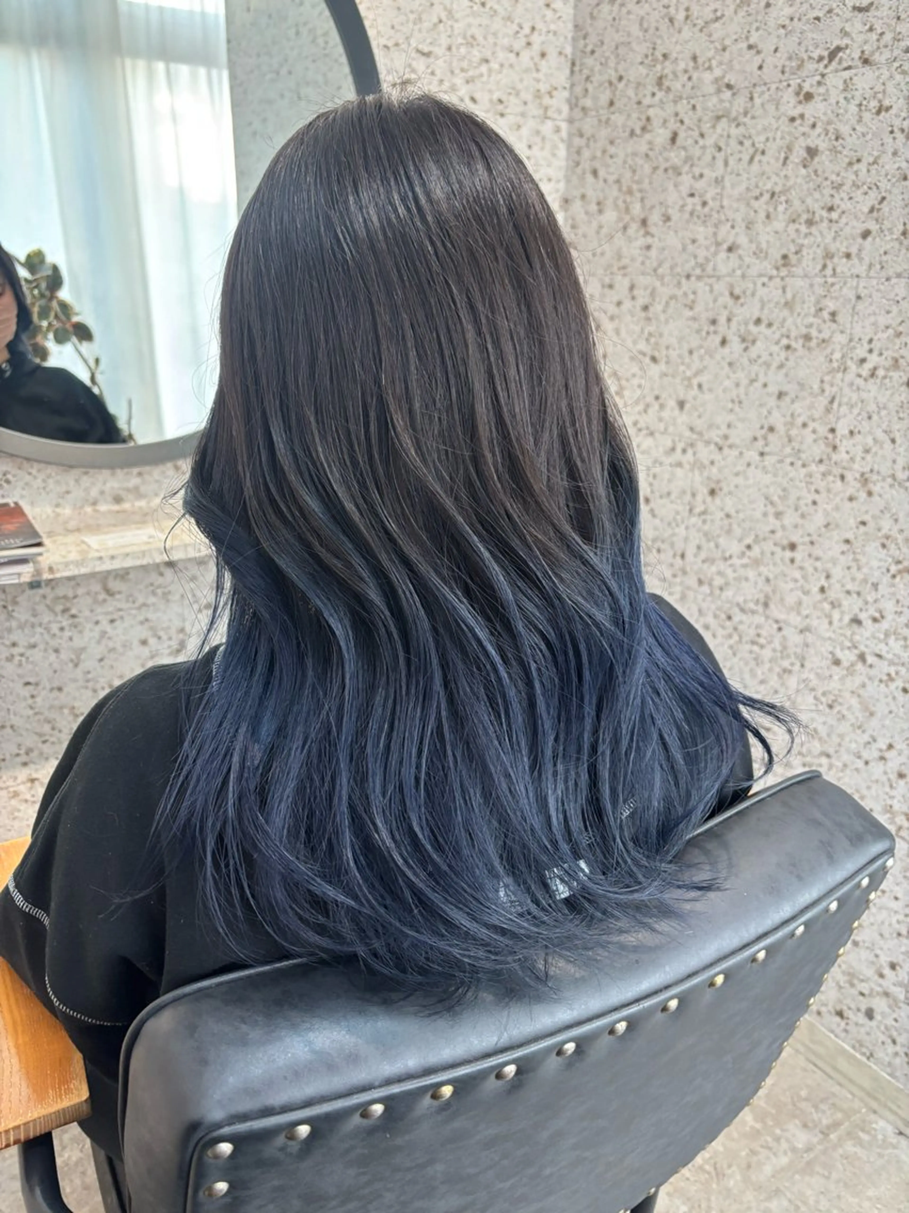 ロング カラー ブルーカラー グラデーションカラー ヘアカラー lani hair salon所属・SHOTO ハイトー ン/デザインカラーのヘアスタイル