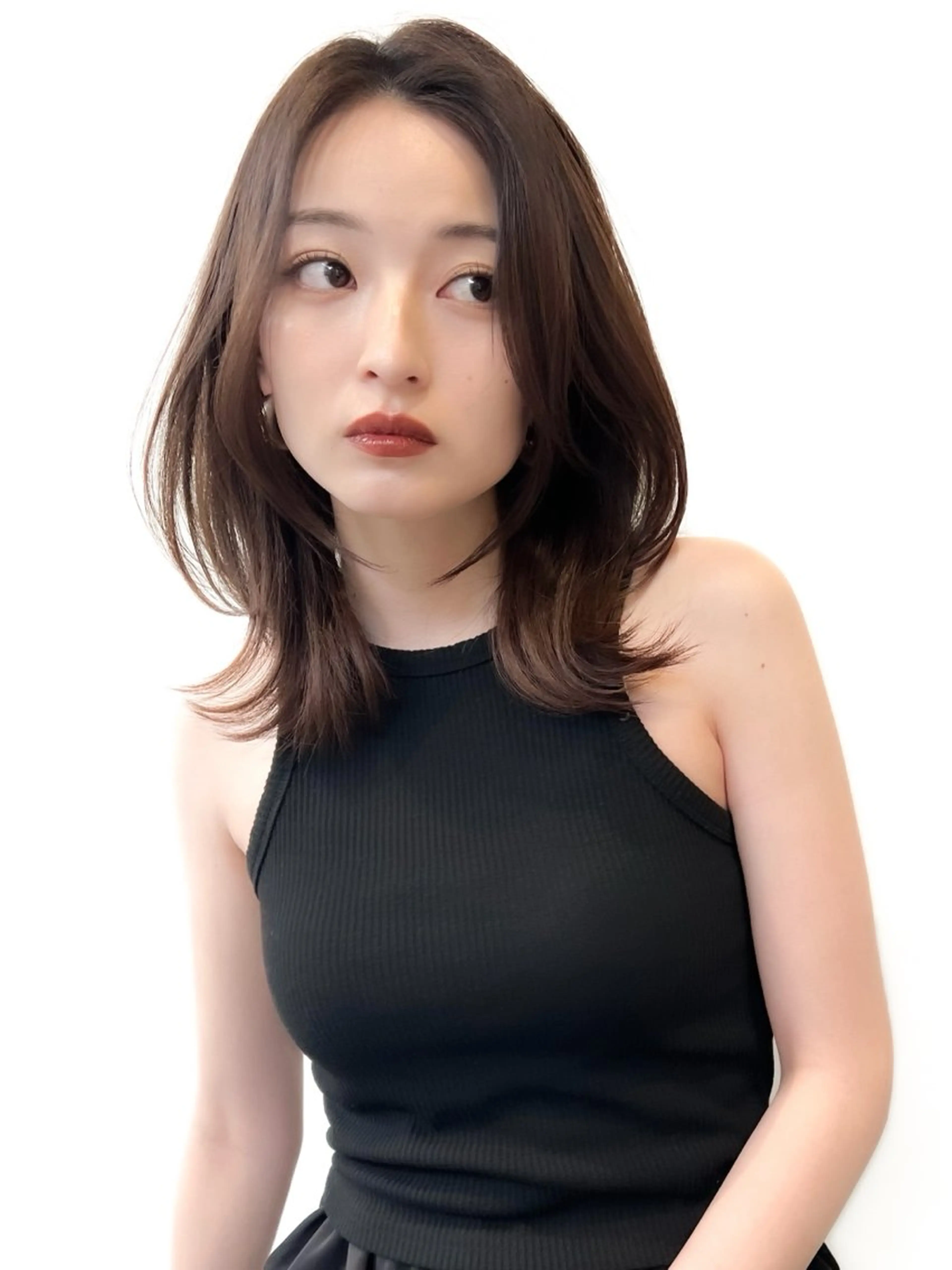 セミロング 岡本雅也 ショートボブレイヤーのヘアスタイル