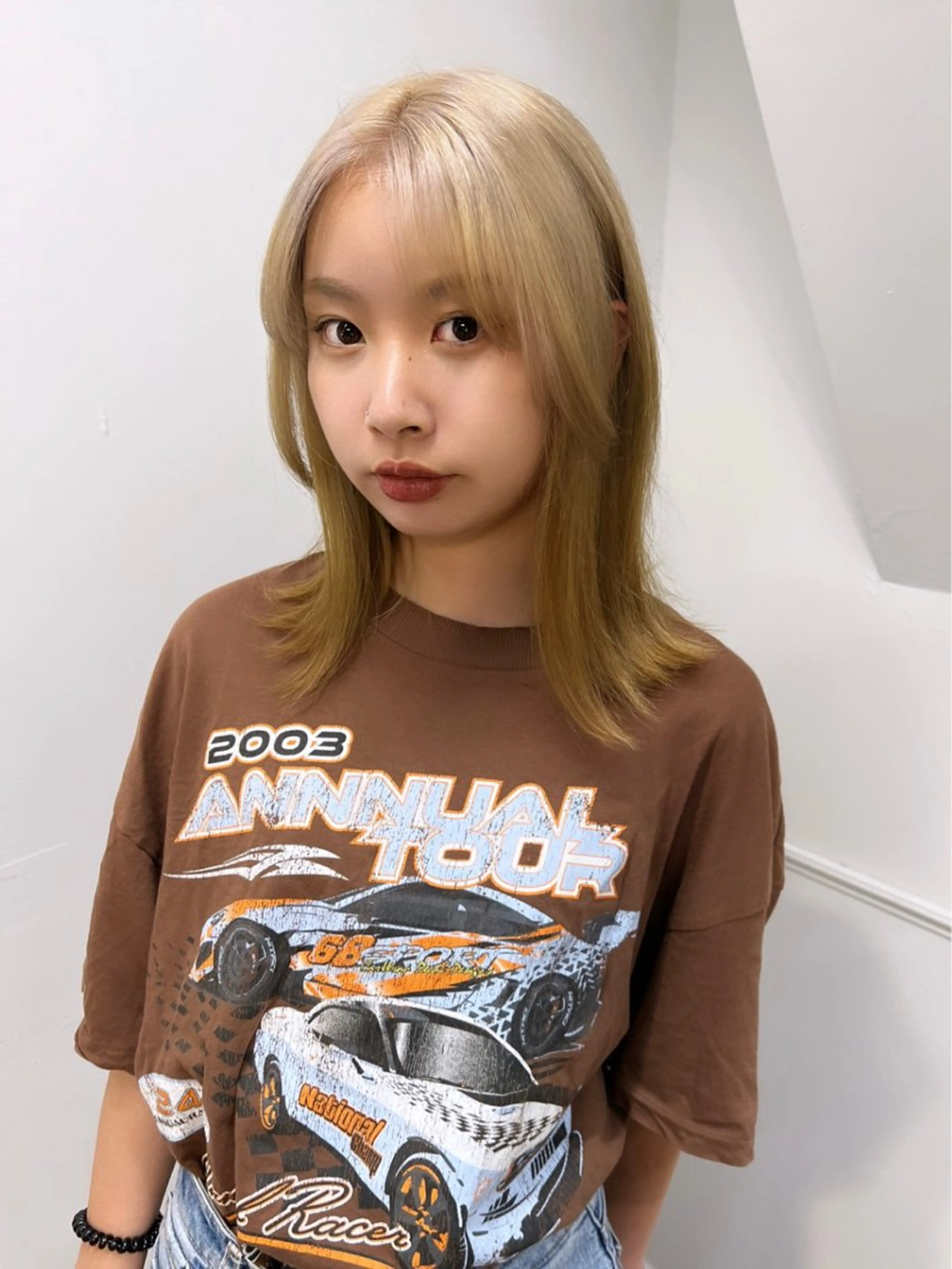 ミディアム カラー ブリーチ ケアブリーチ 透明感カラー デザインカラー ダブルカラー nendo_hair所属・ハイトーン/ブリーチ レイヤーsonokaのヘアスタイル