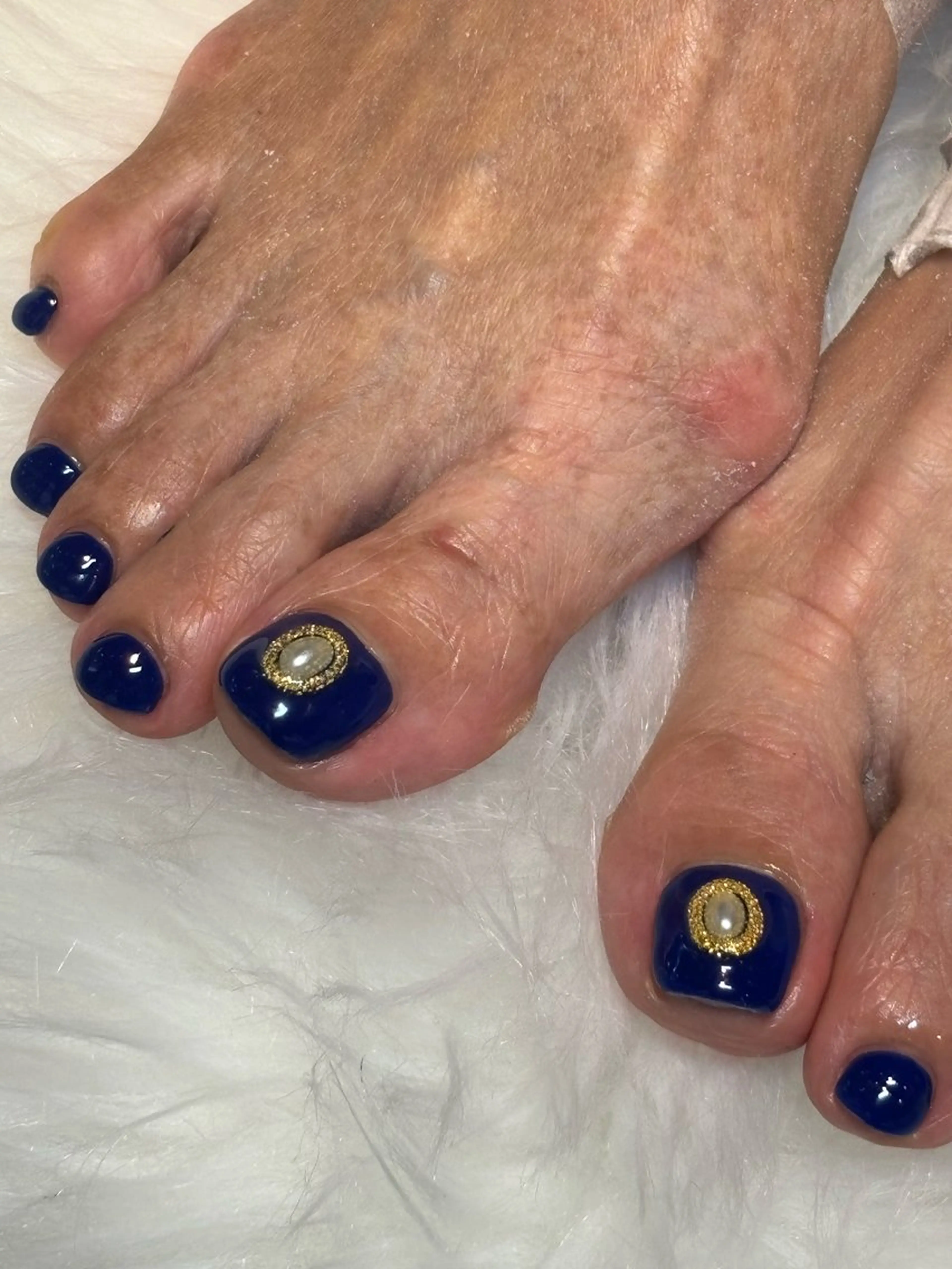 【フットネイル🦶🏻✨】オフありワンカラー・ラメ埋めつくしの写真