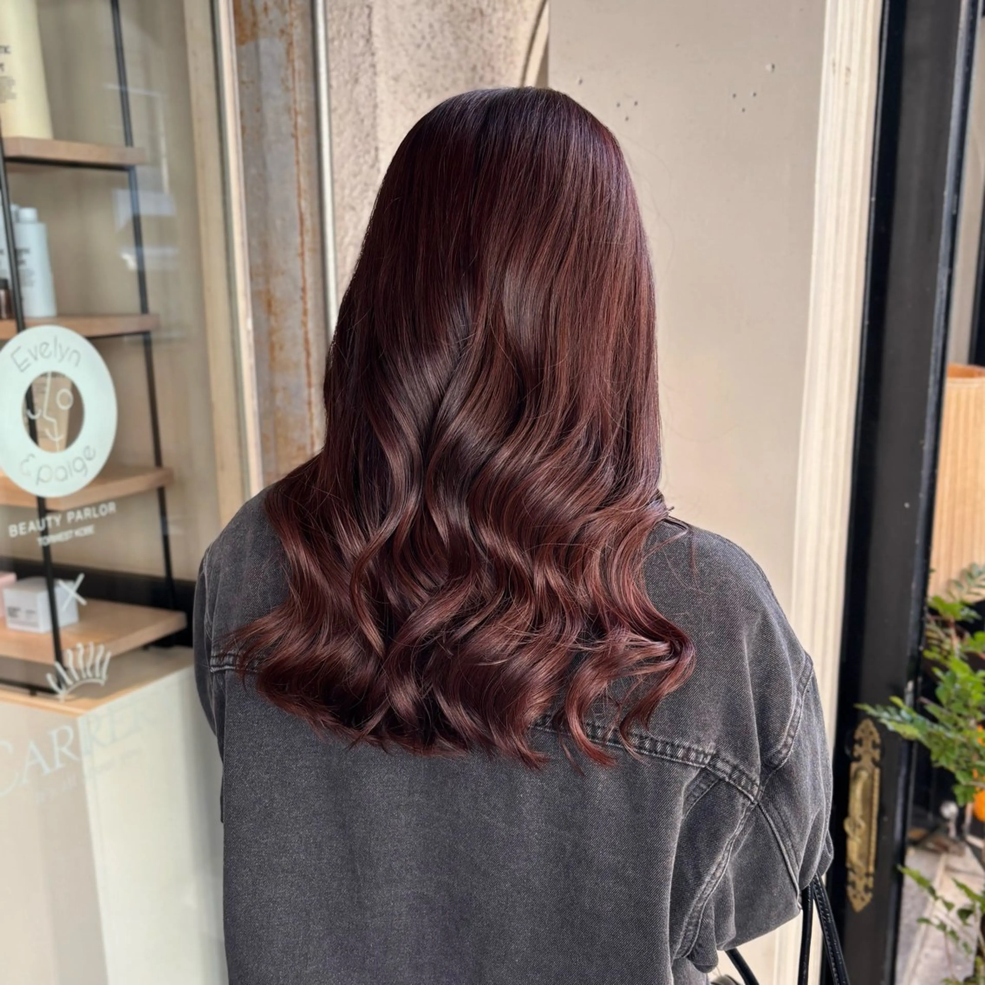 ロング カラー ブラウンカラー ラベンダーカラー 顔周りカット 韓国風ヘア ロング ヘアカラー トリートメント 芦刈 咲来のヘアスタイル