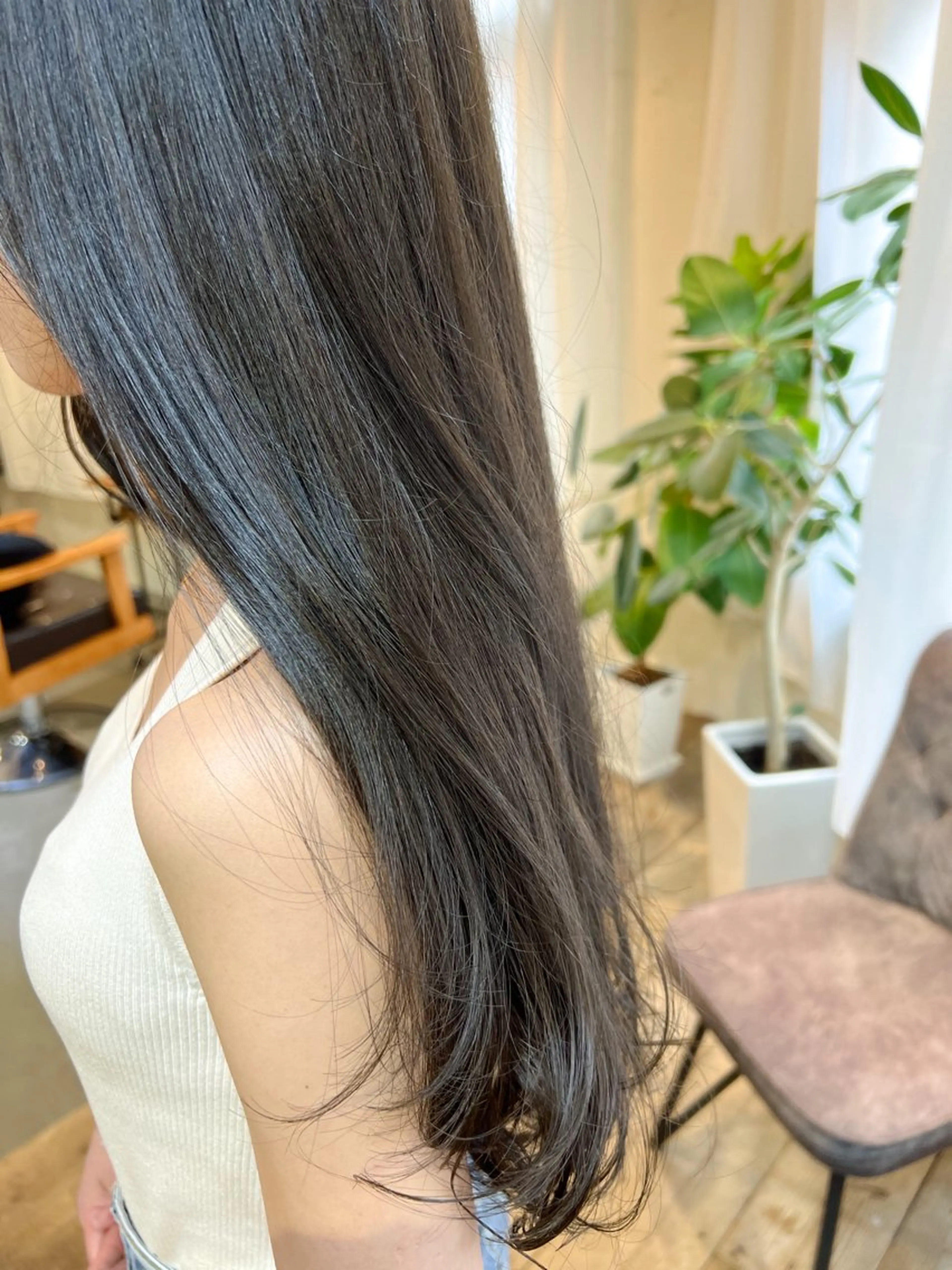 ロング カラー ブリーチ グレージュ ブリーチなしカラー オリーブグレージュ オリーブグレー カット ヘアカラー トリートメント ブリーチなしカラー 🌿‬脇黒丸 彩のヘアスタイル