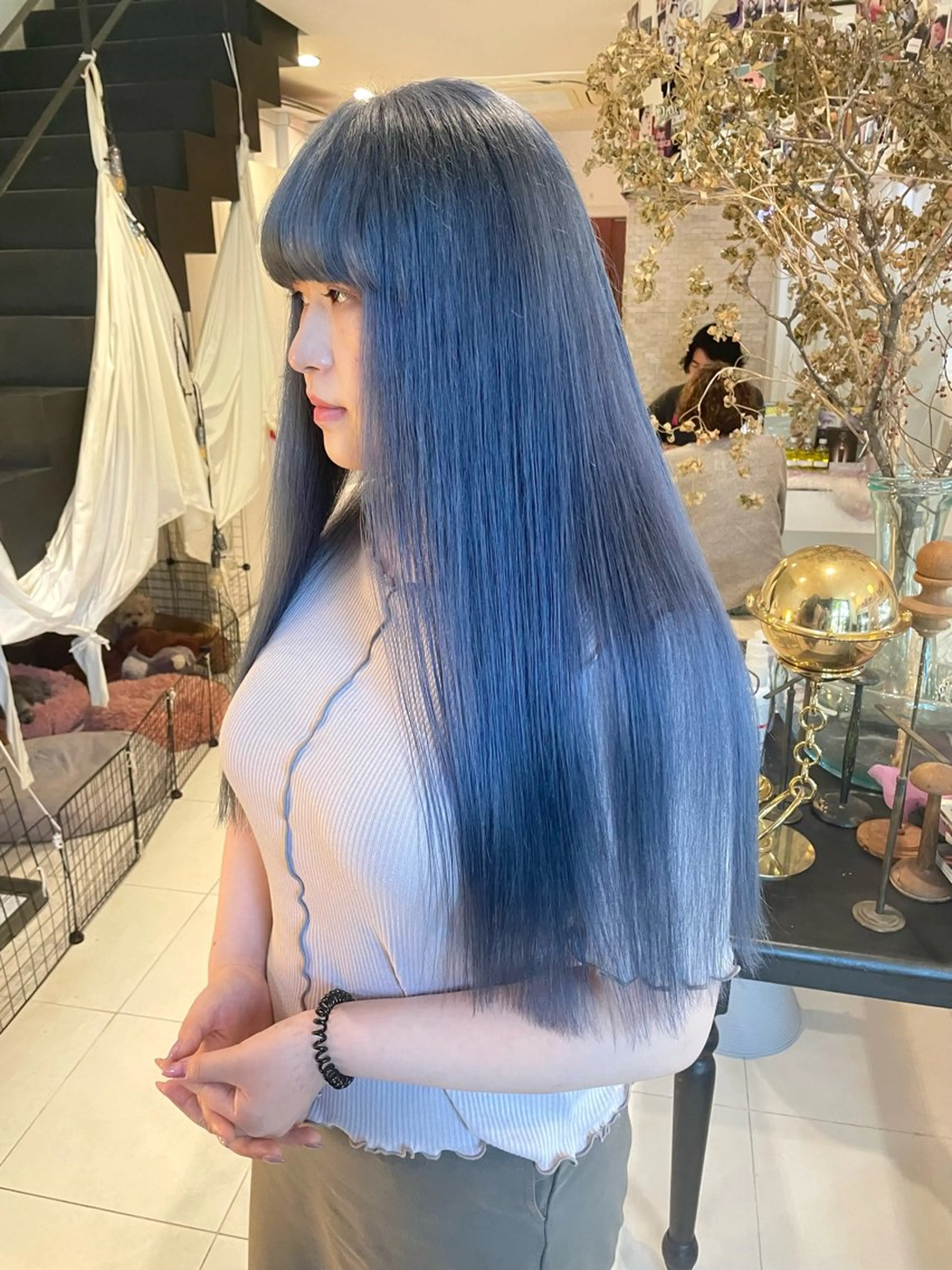 ロング カラー ブリーチ ブルーカラー パープルカラー シルバー nishiura nanasaのヘアスタイル