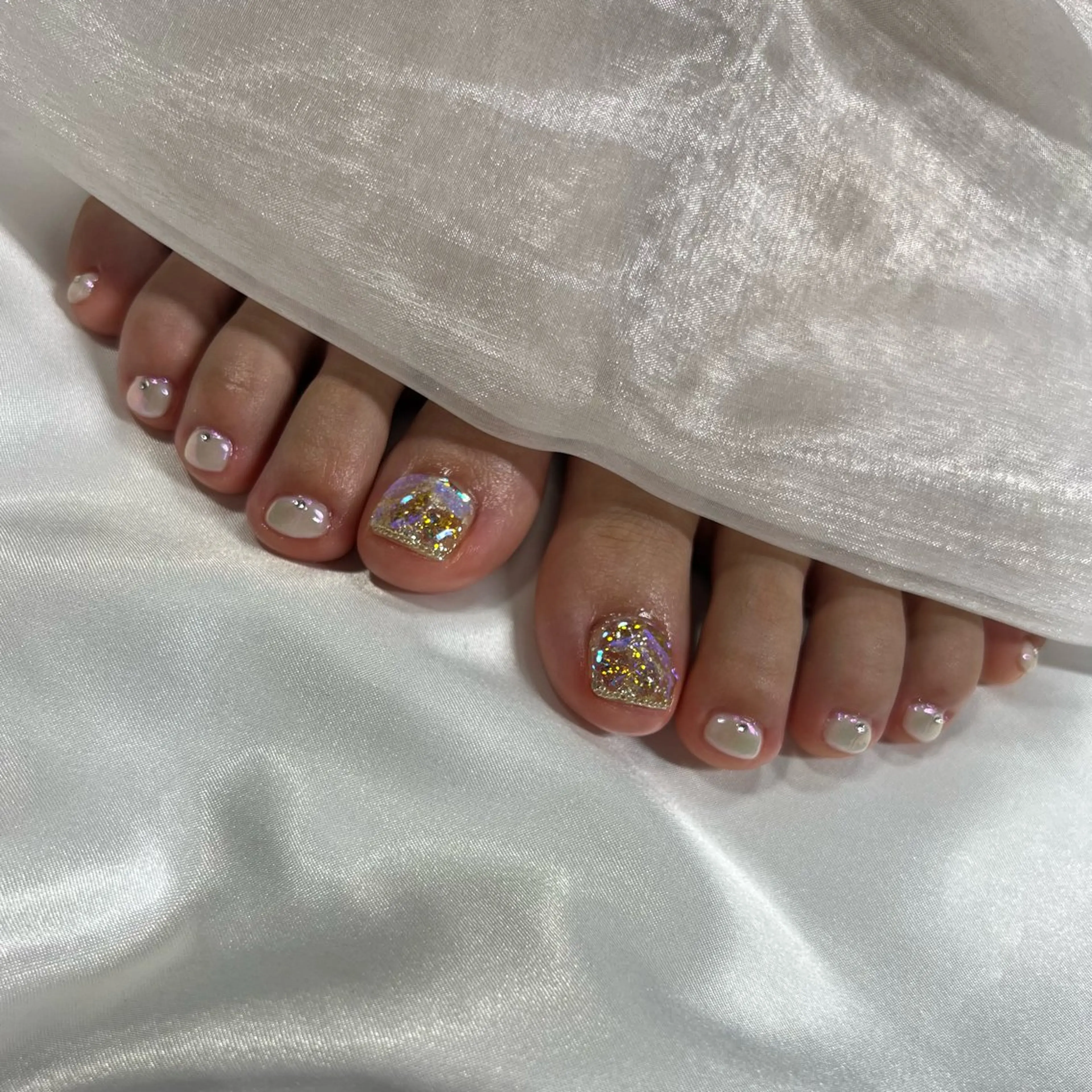 ネイル ジェルネイル 韓国ネイル ラメ(グリッター) マグネットネイル ミラーネイル フットネイル -nail salon-Reward所属・nail salon Rewardのネイルデザイン