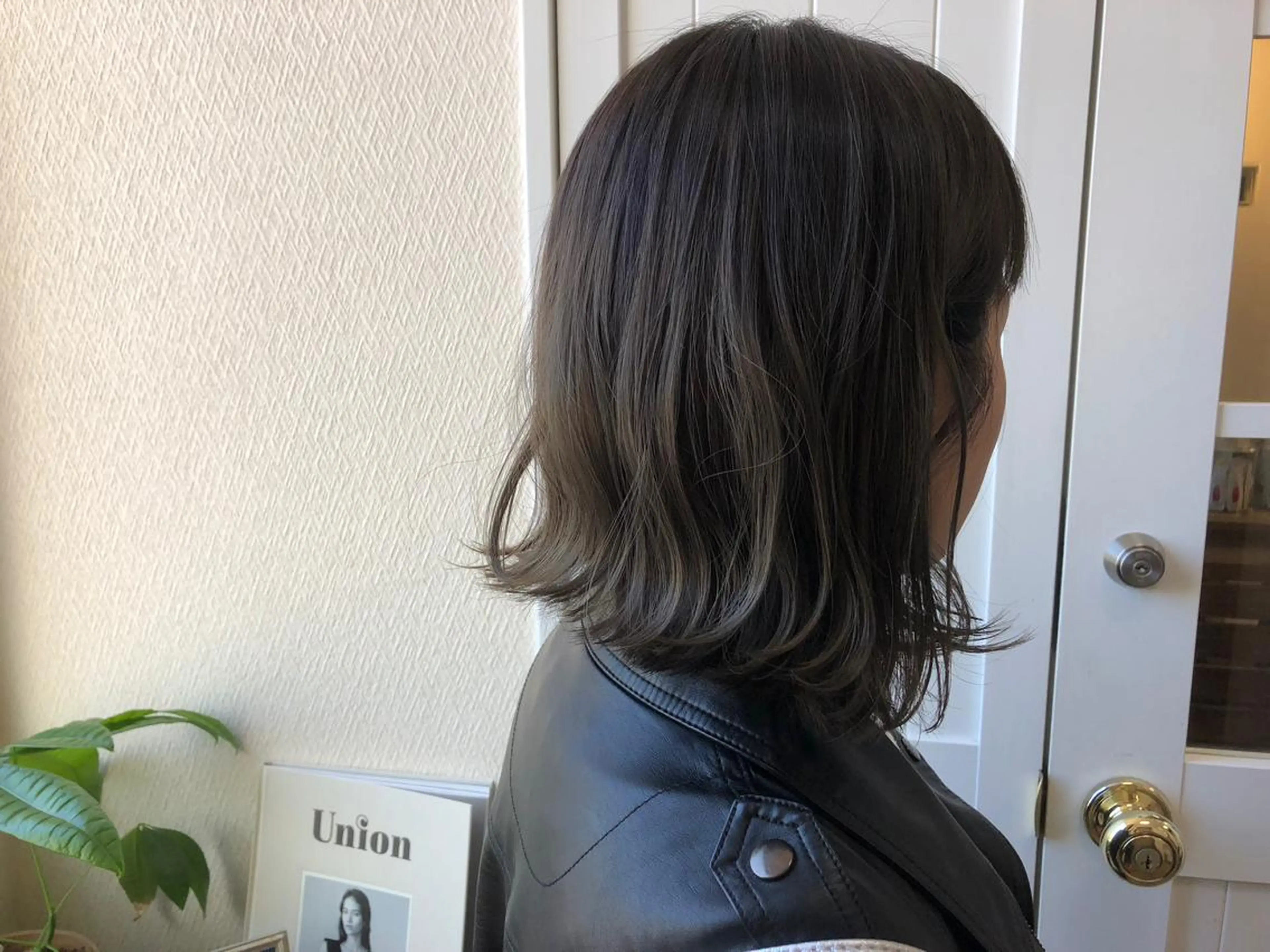 ミディアム カラー 切りっぱなしボブ アッシュ ベージュカラー ボブ ヘアカラー 小木曽智美 /ボブ/ショートのヘアスタイル
