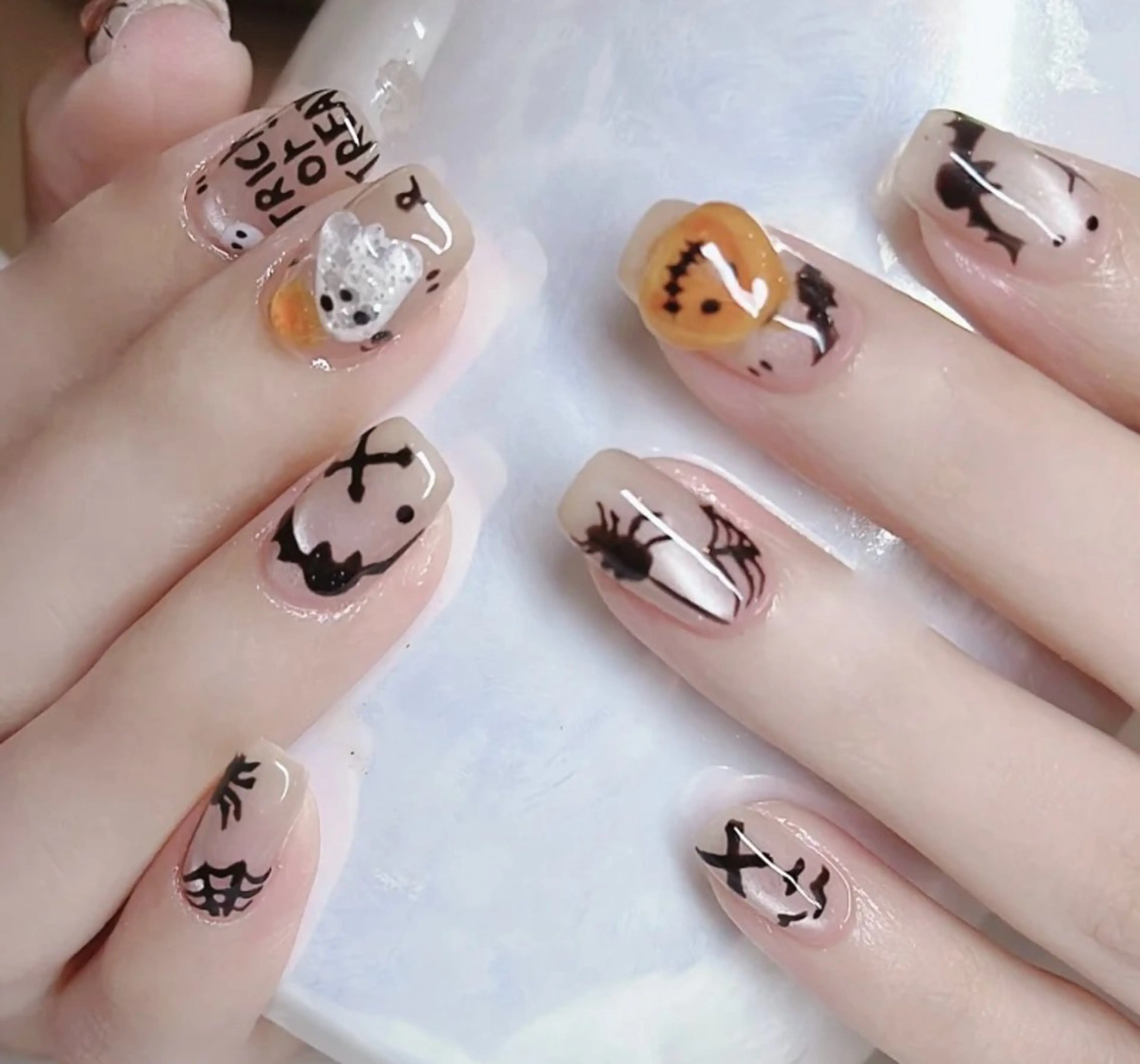期間限定：ハロウィンコース（パーツとシールつけ放題）の写真
