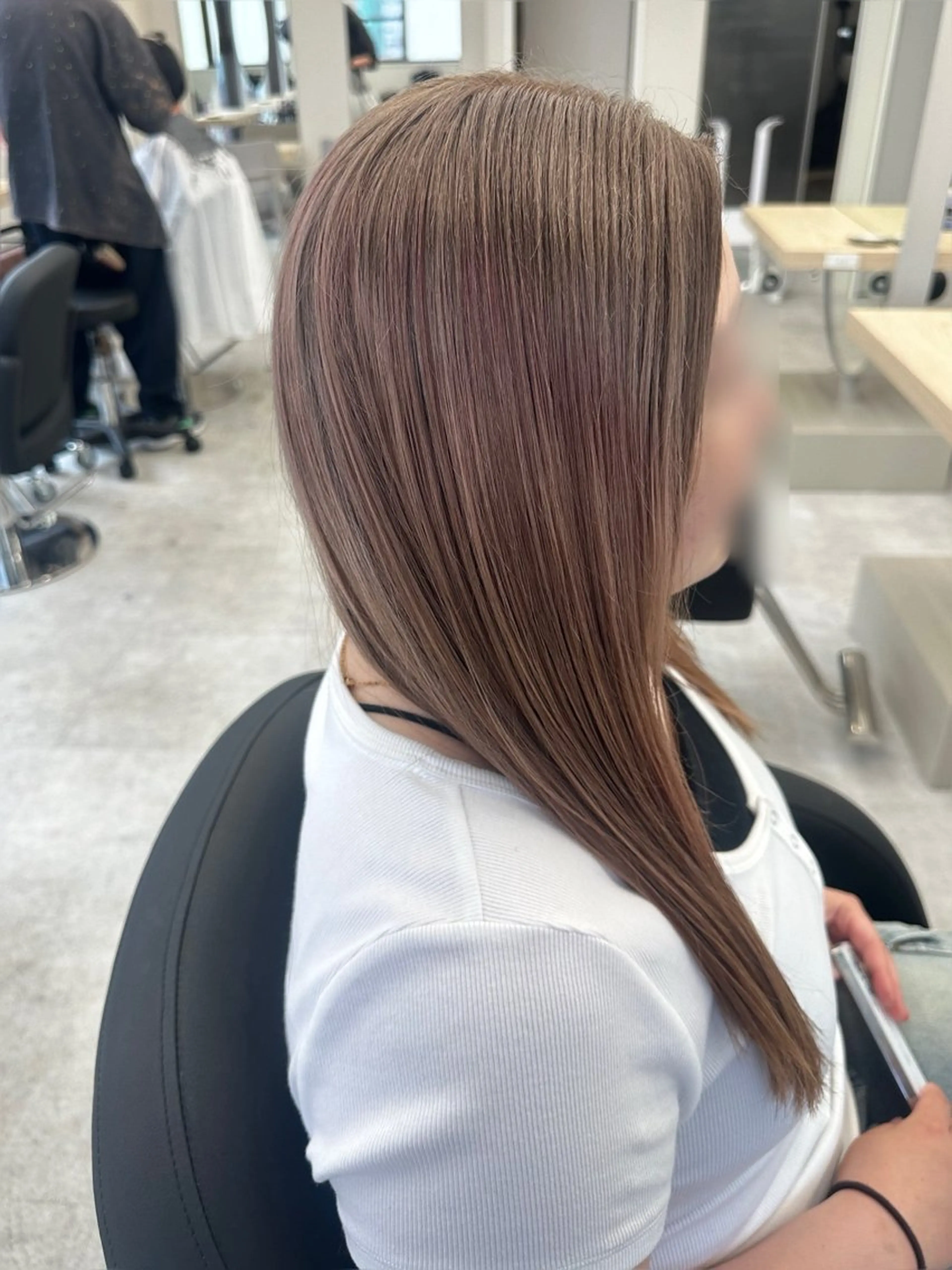 セミロング カラー ベージュカラー ダブルカラー ピンクカラー ピンクベージュ KUWAO MOEのヘアスタイル