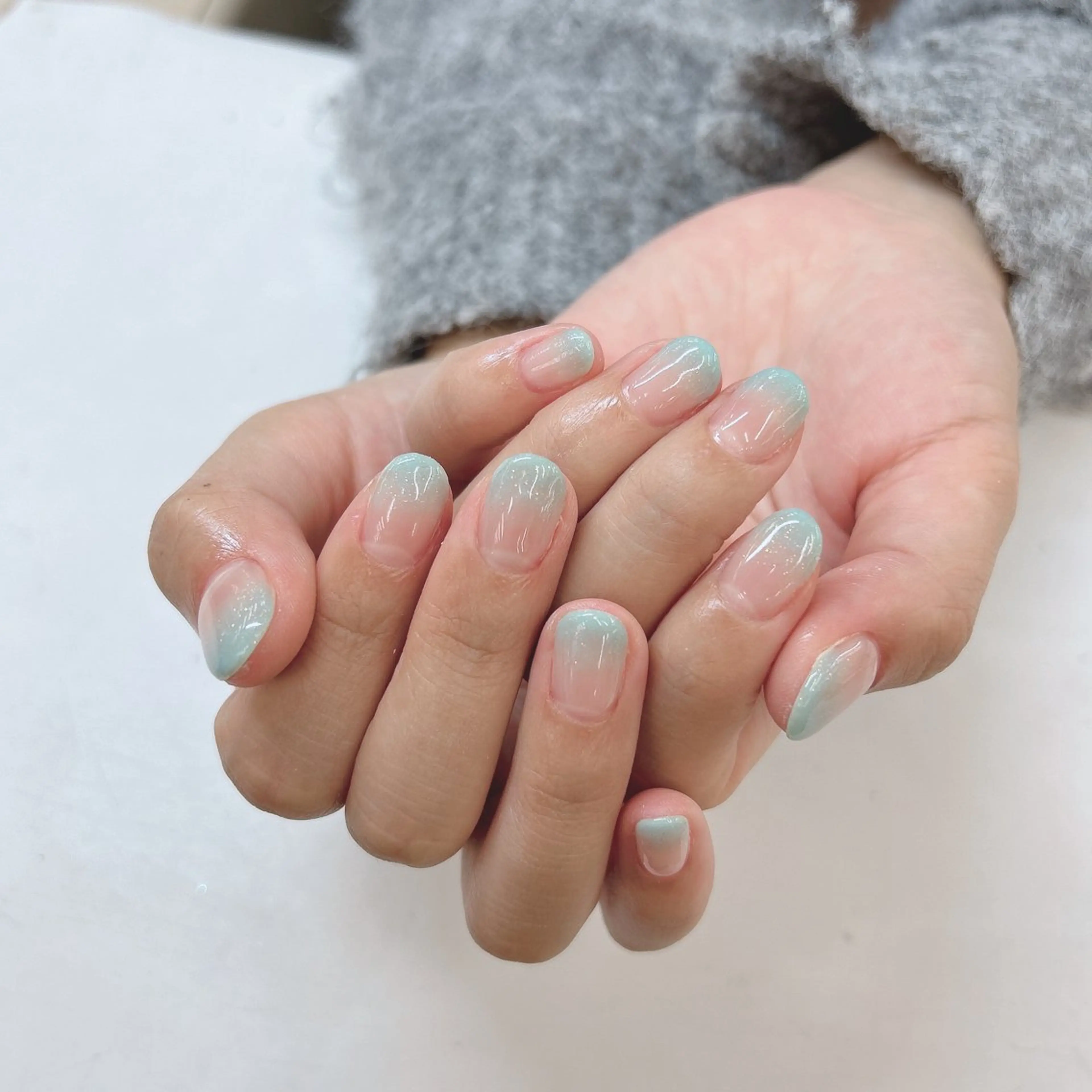 ネイル ブルー グラデーション キラキラネイル MAXKELLY TSUGUMIのネイルデザイン