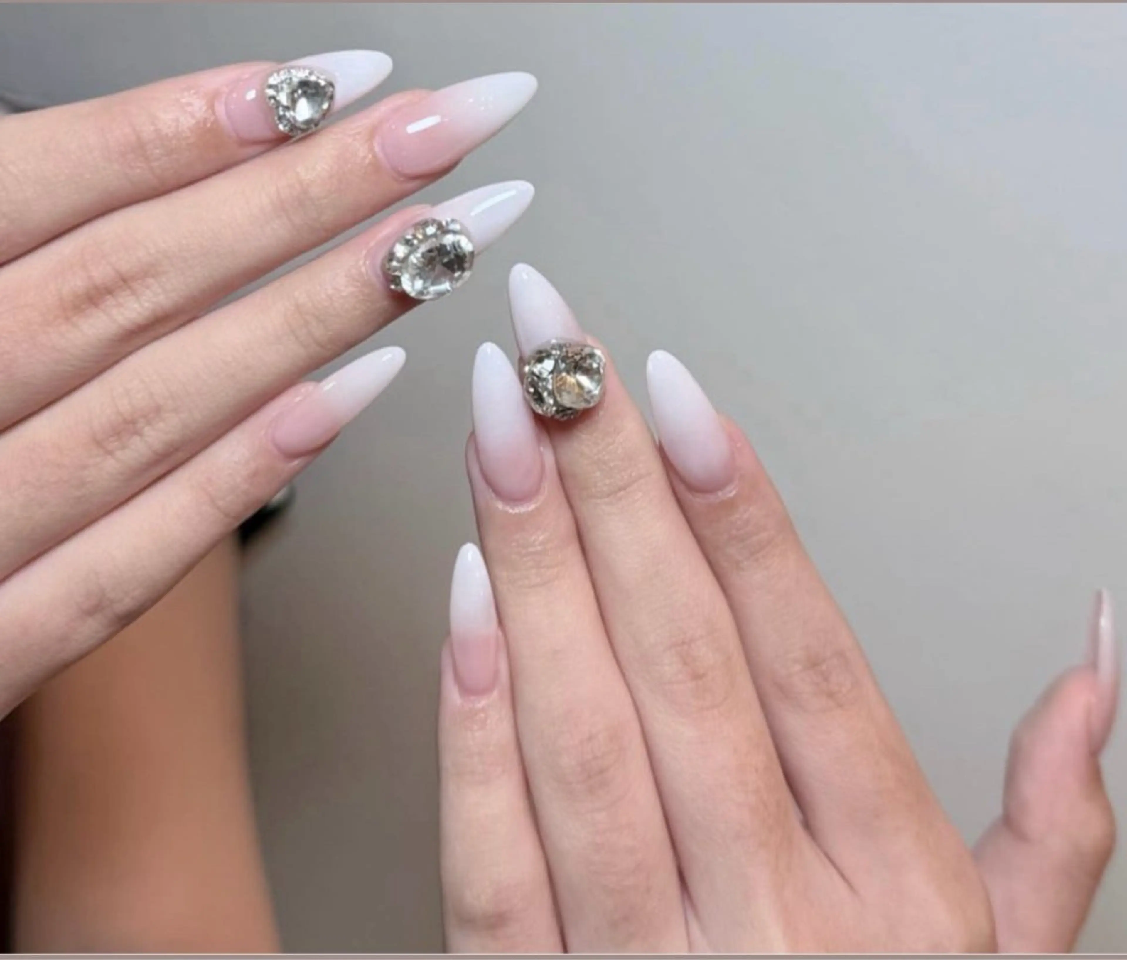 ネイル アートネイル オーロラネイル チークネイル フレンチネイル ガラスフレンチ ハンドネイル 🎀🎀YooLi Nail Salonのネイルデザイン