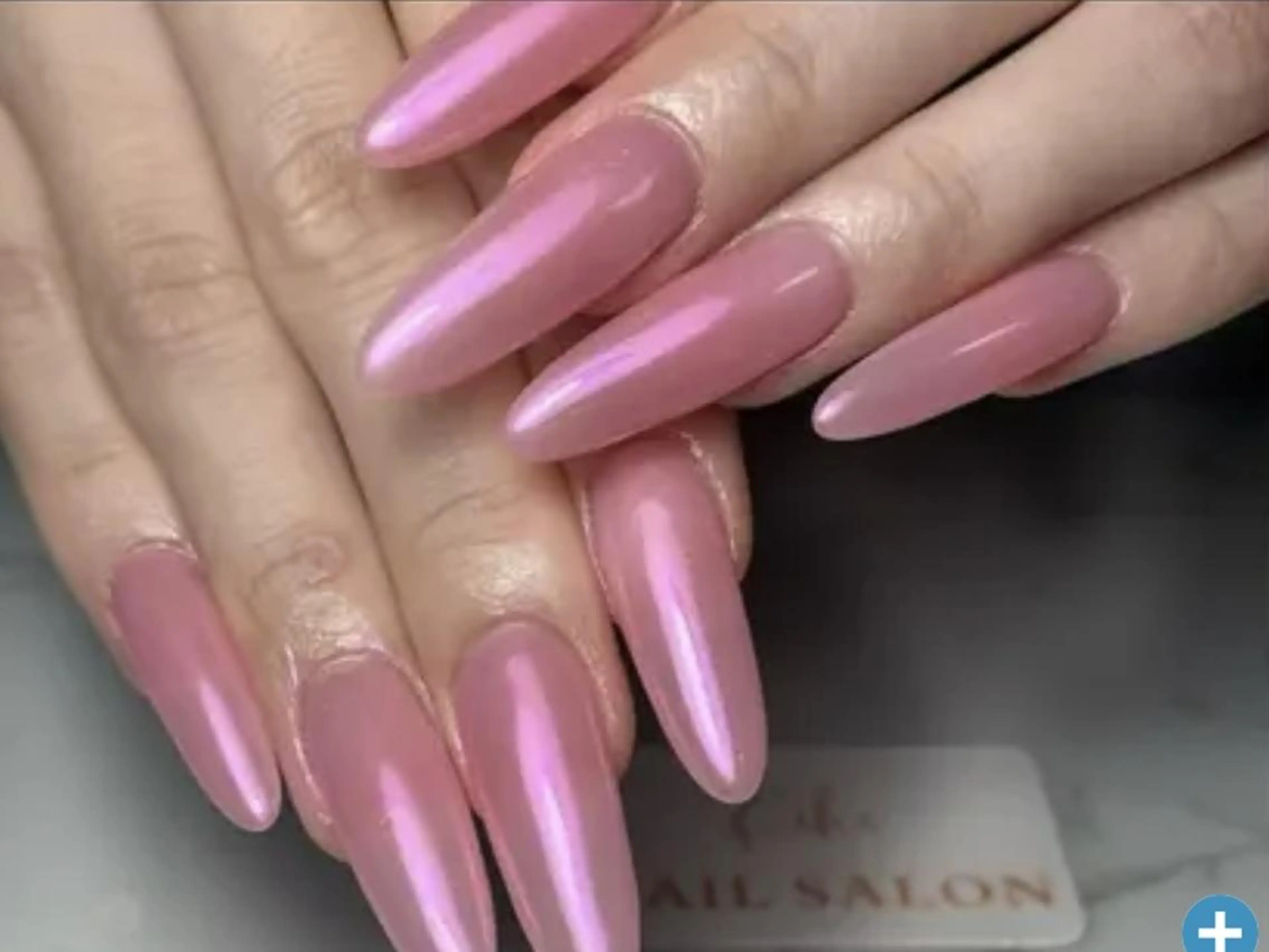 『ソフトジェルオフ無料】 🌈🌈オーロラ/ミラーネイル➕甘皮ケア➕保湿オイルの写真