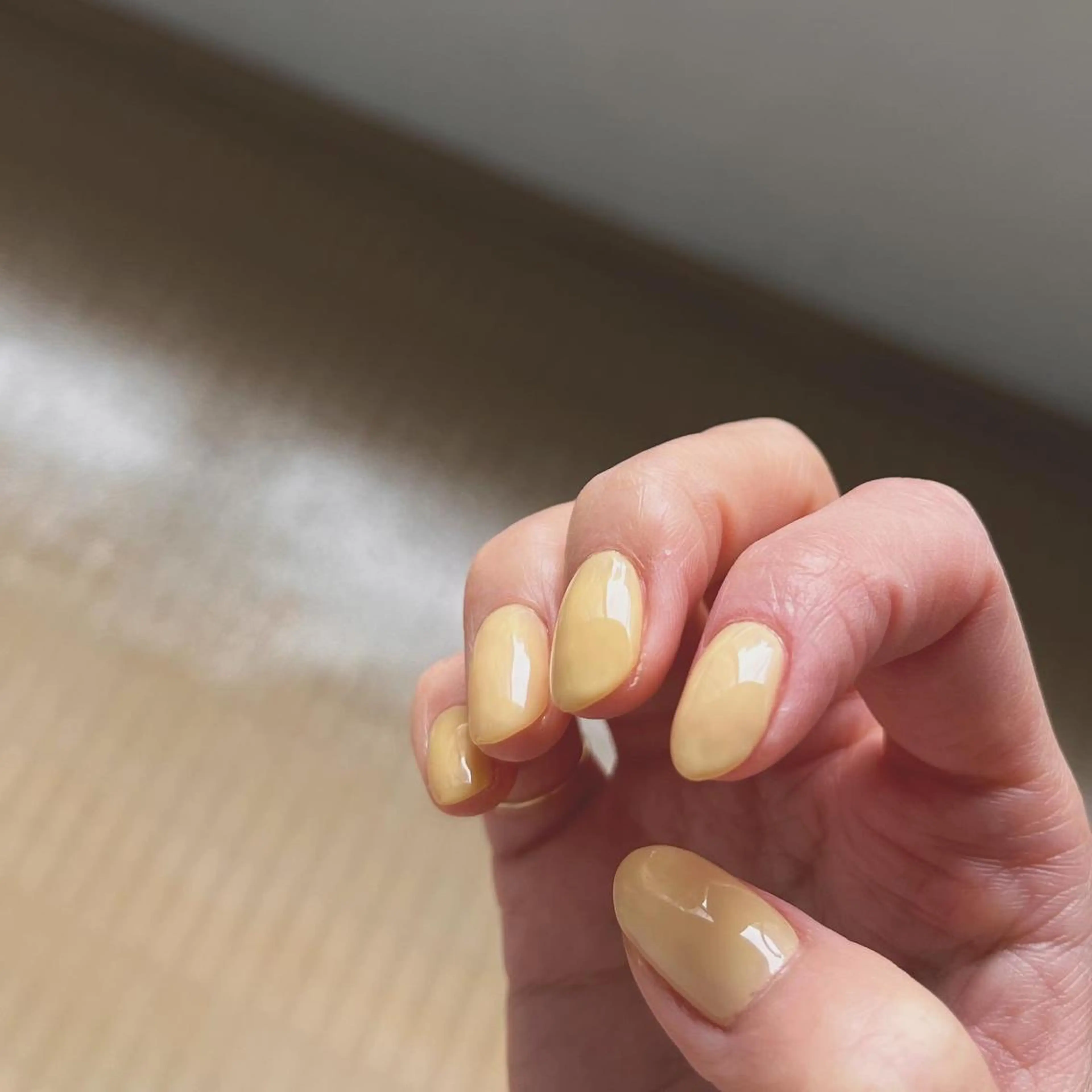 ネイル ワンカラーネイル 黄色 ハンドネイル ハンドケア loulou _nail所属・葛西 知佳のネイルデザイン