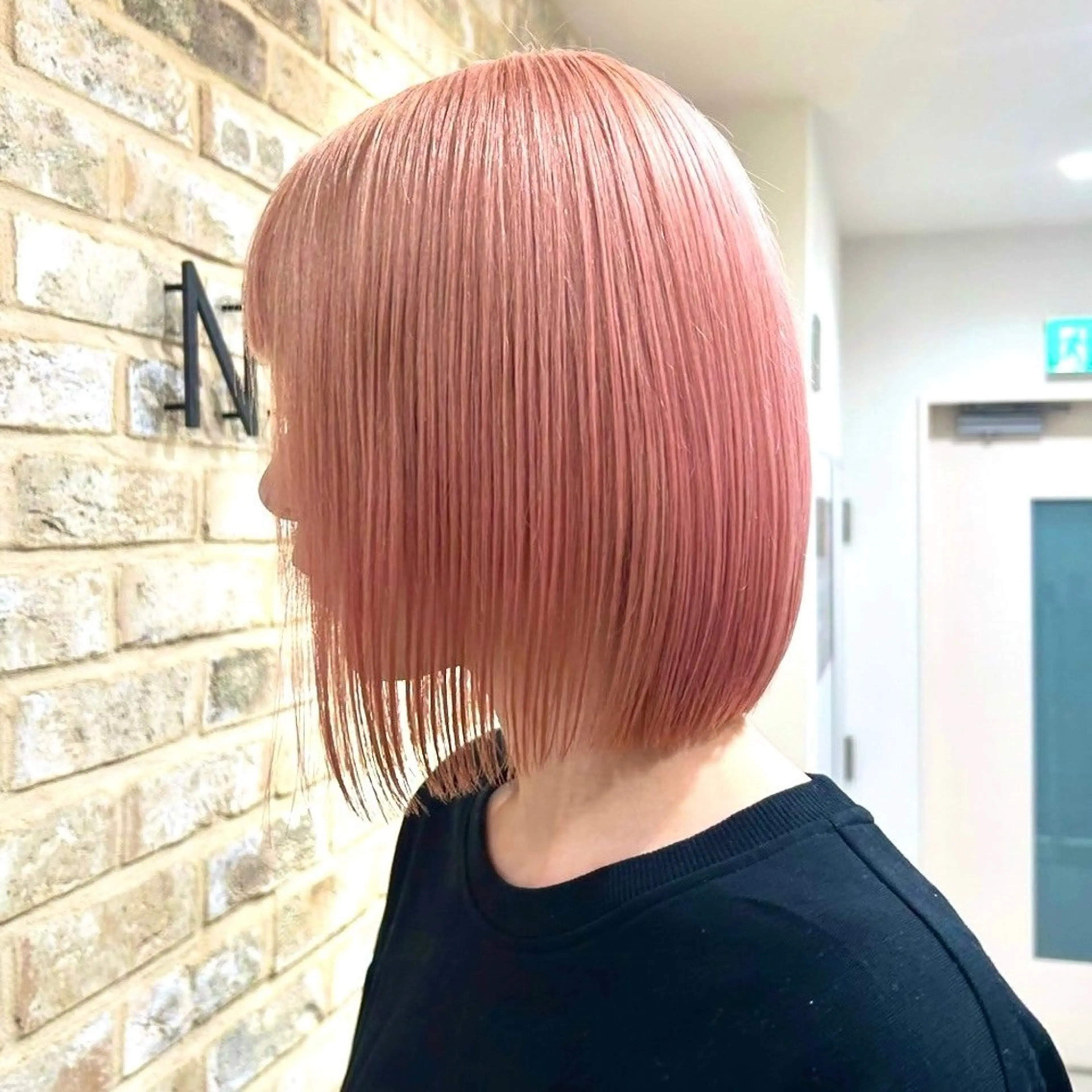 ショート カラー ピンクカラー ボブ カット ヘアカラー トリートメント ハイトーン/ウルフ/ レイヤー/Asukaのヘアスタイル