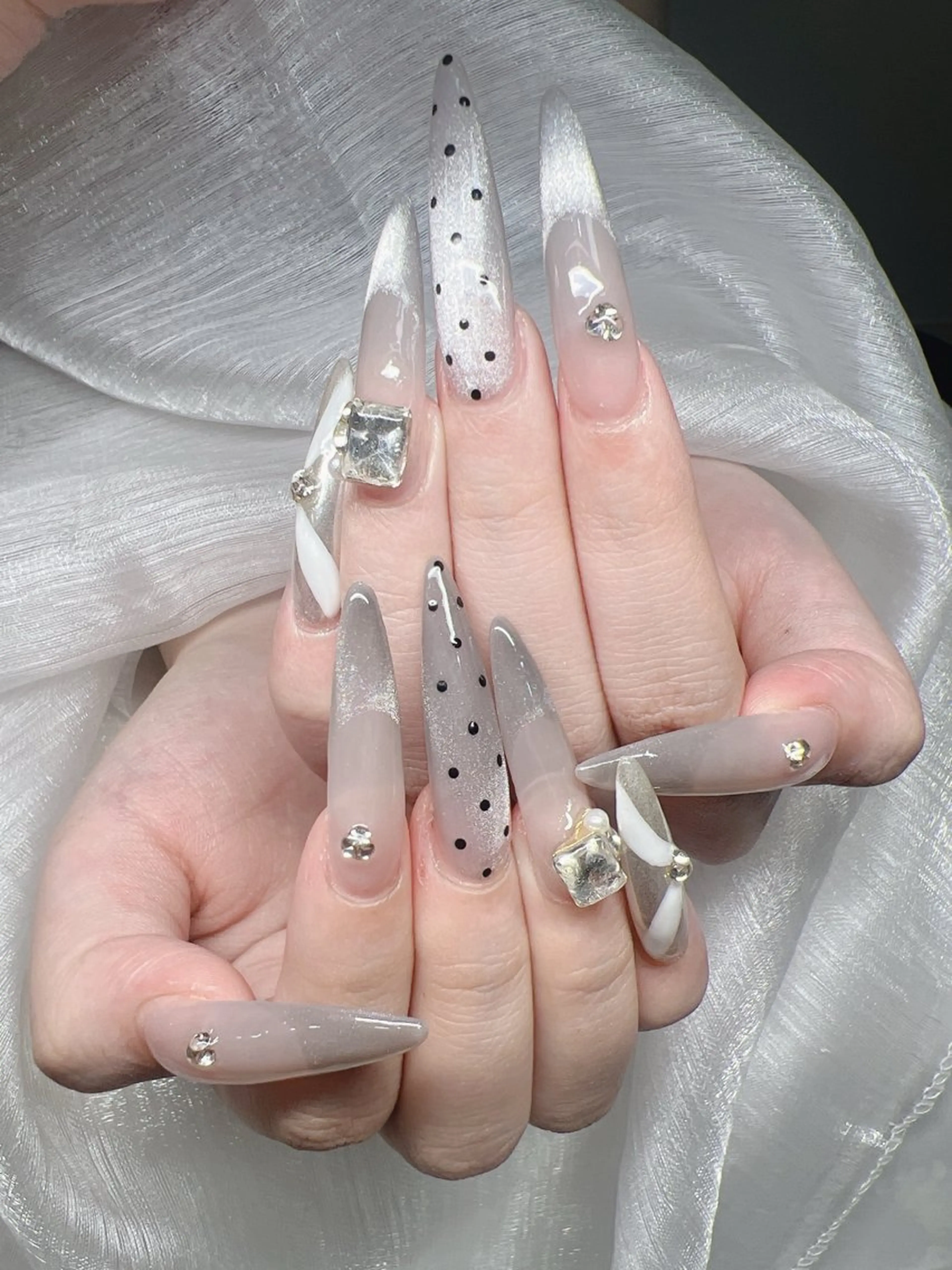 ネイル 長さ出し グラデーション キラキラネイル マグネットネイル ニュアンスネイル ハンドネイル Lee Nails チップ長さだし専門店のネイルデザイン