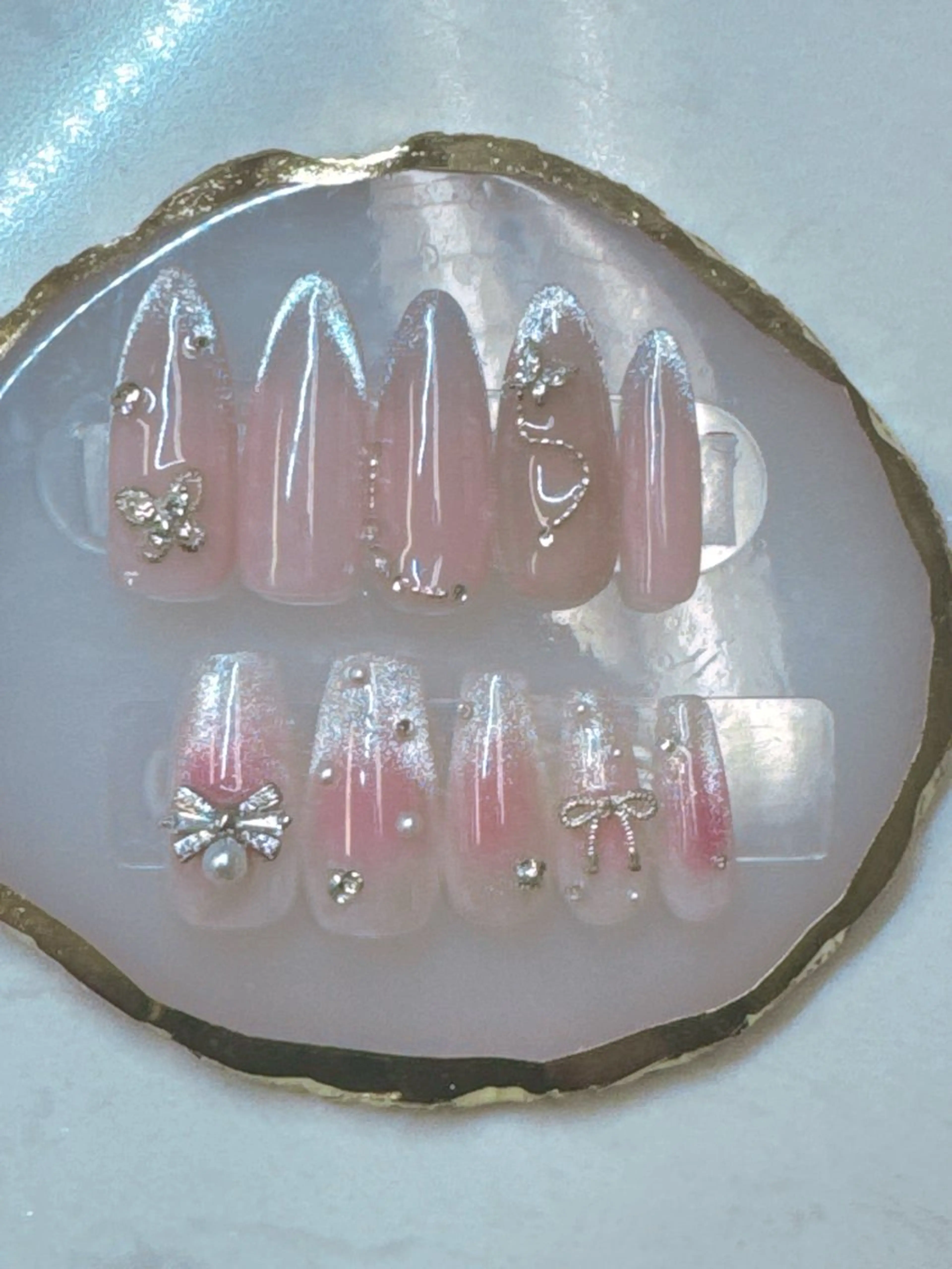 ネイル アートネイル ボルドー チークネイル ドット フットネイル ハンドネイル クイーンズネイル銀座所属・Queeens nailのネイルデザイン