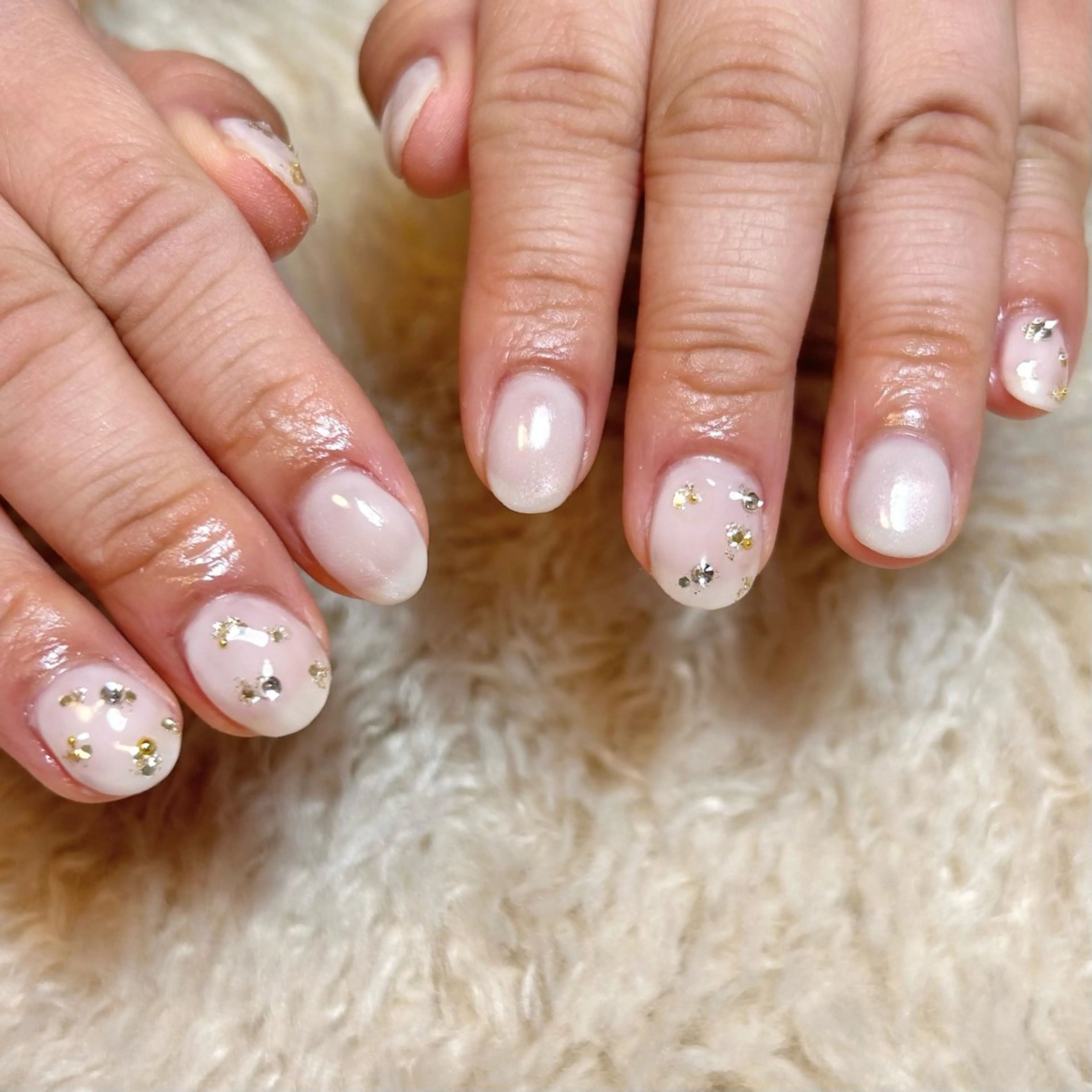 ネイル ゴールド ホワイト nailsalon kiii'sのネイルデザイン