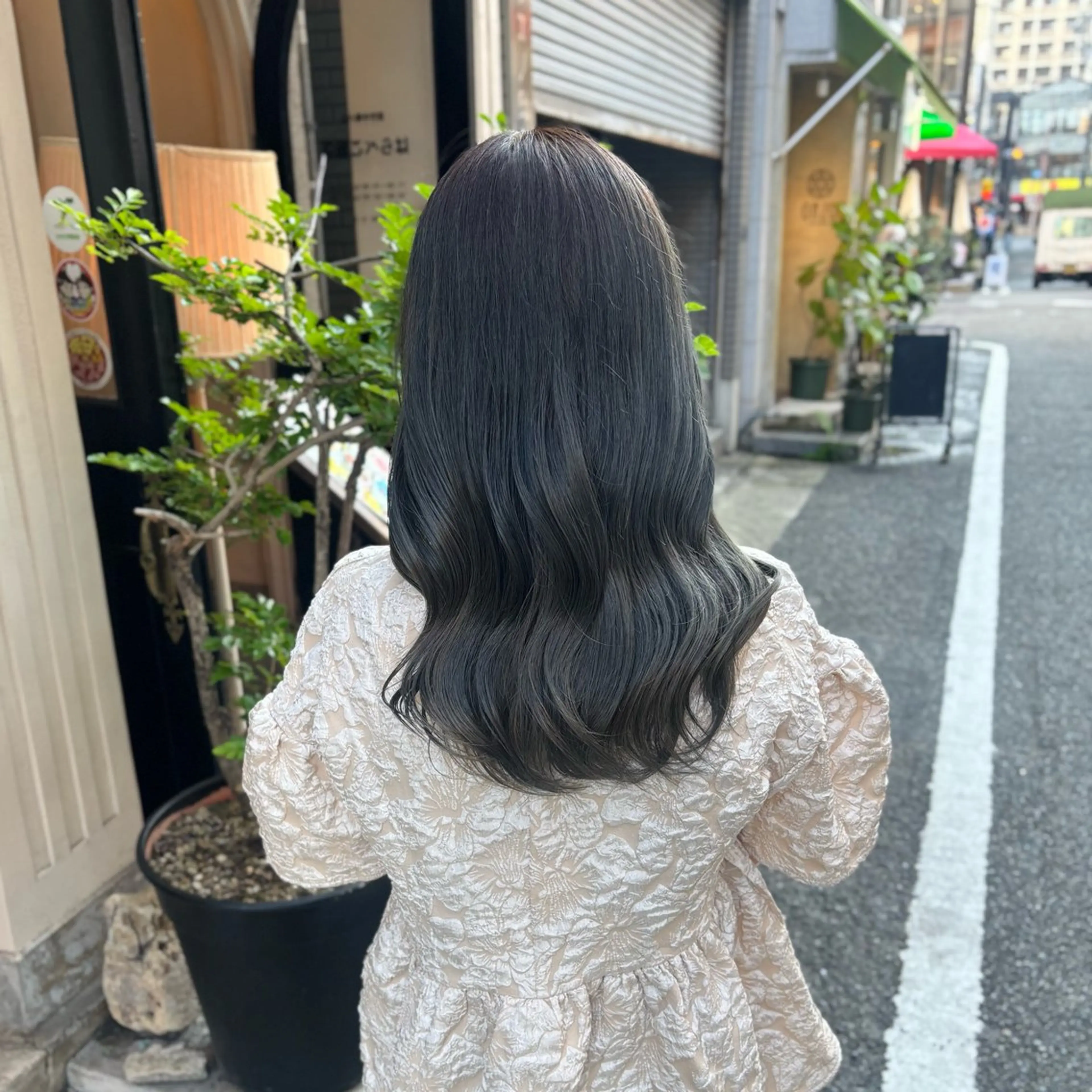 セミロング カラー ブラウンカラー オリーブブラウン オリーブカラー カット ヘアカラー トリートメント 芦刈咲来/髪質改善/ 赤み消し/顔周りのヘアスタイル