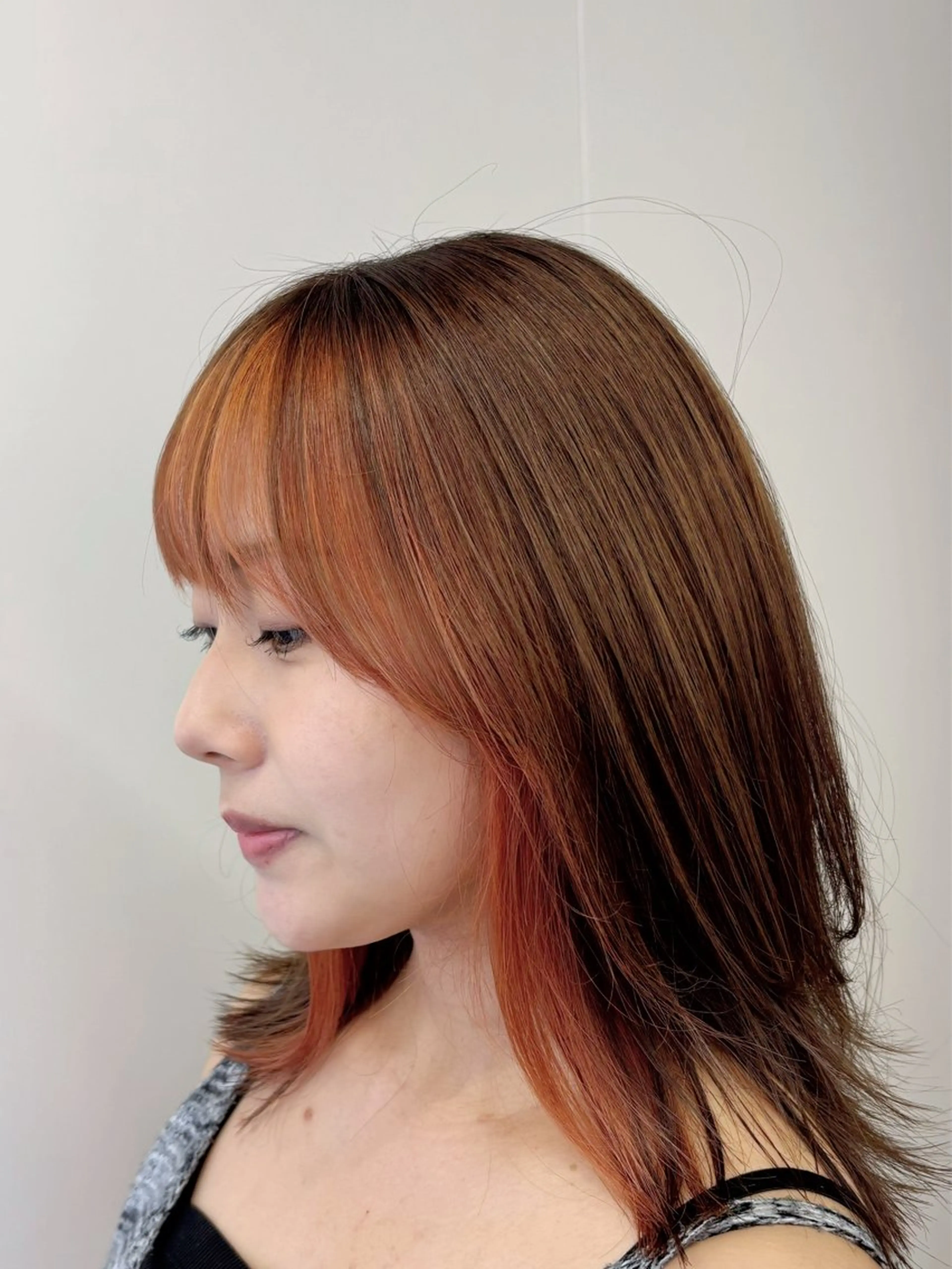 ミディアム カラー ブリーチ ブラウンカラー インナーカラー ブリーチなしカラー オレンジ カット ヘアカラー ヘッドスパ makoto⌇レイヤ ー⌇艶カラー🍒‎のヘアスタイル