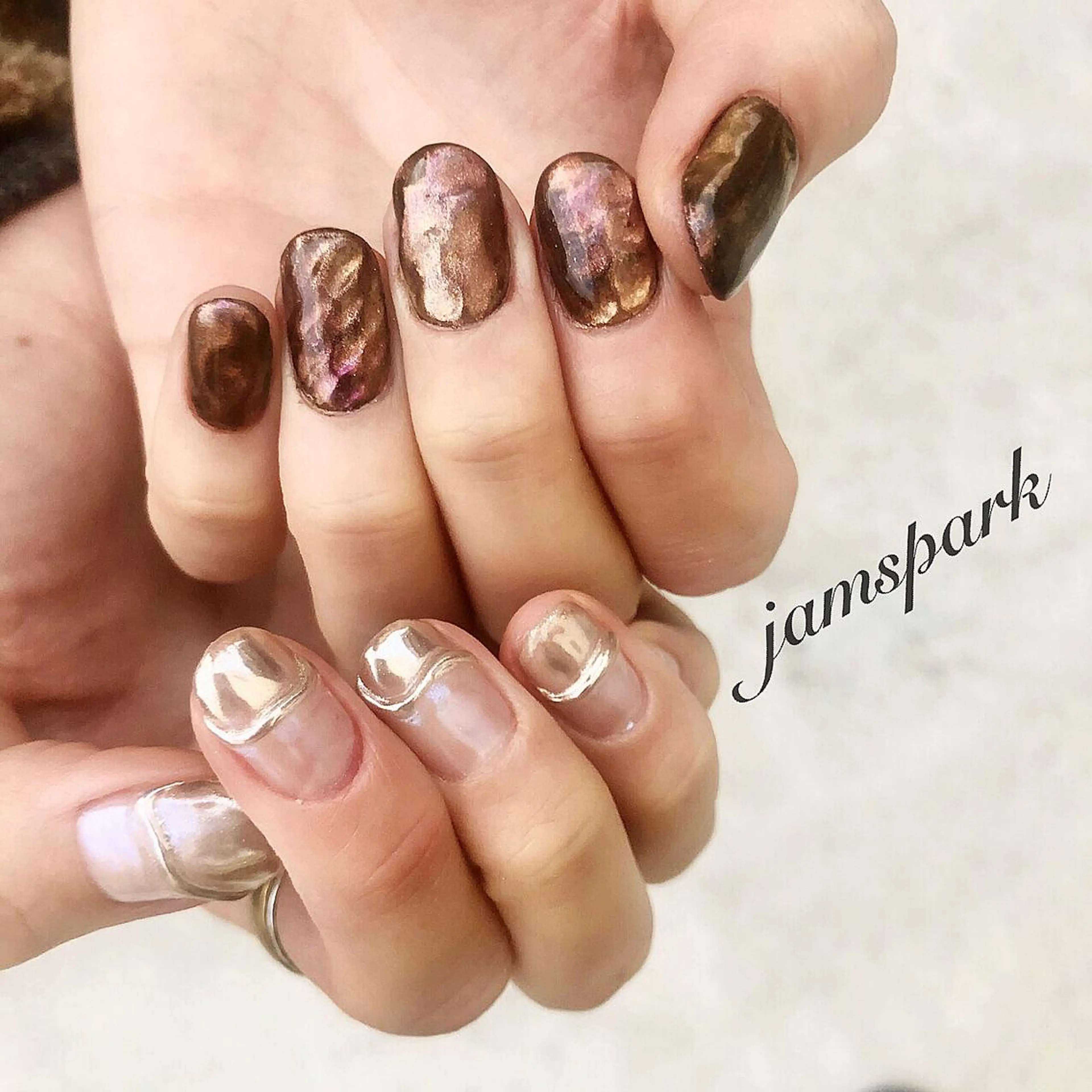 ネイル ブラウン フレンチネイル ミラーネイル ニュアンスネイル シルバー ハンドネイル jamspark ✨のネイルデザイン