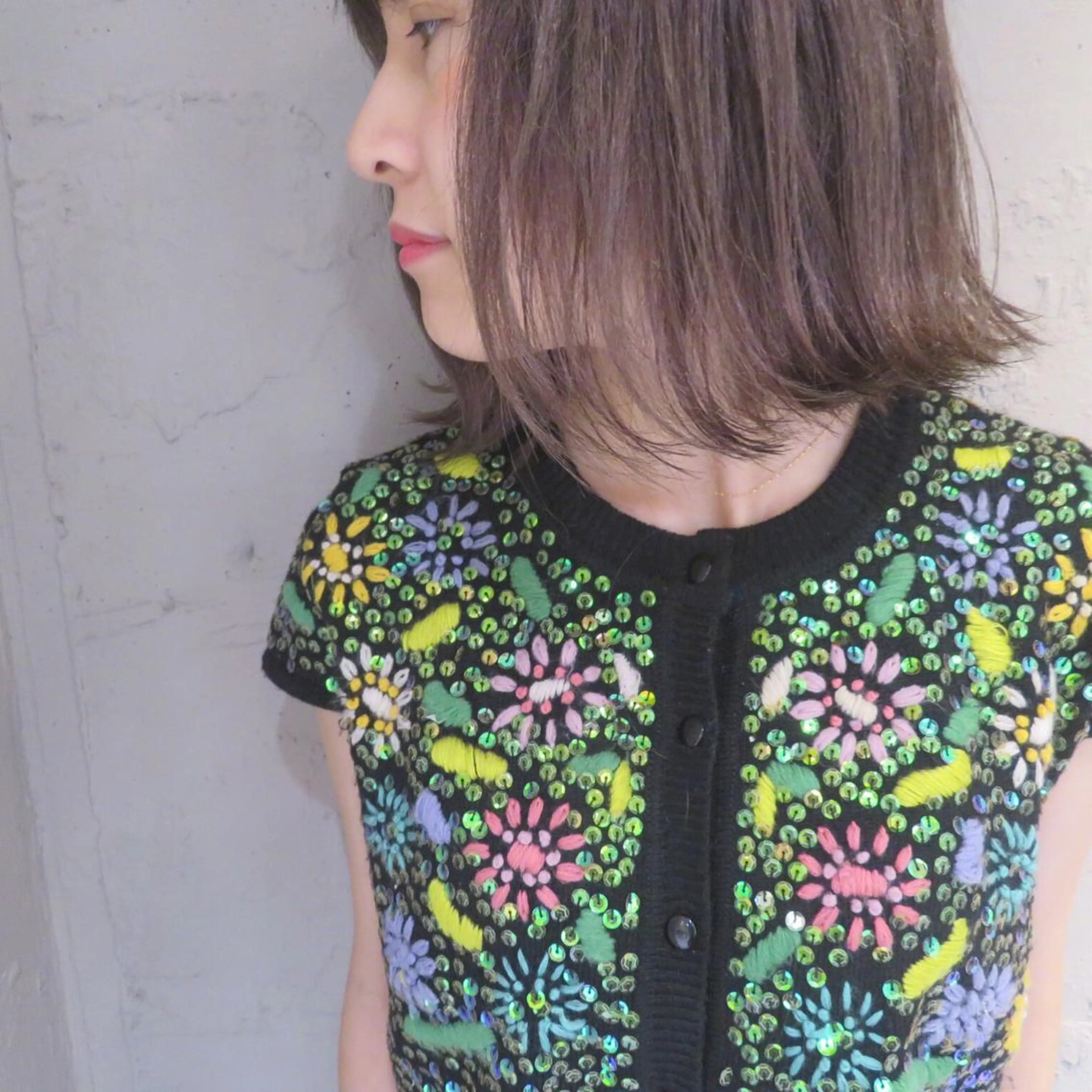 ショート ミディアム セミロング ロング カラー ヘアアレンジ アッシュ ハイトーンカラー ミルクティーアッシュ レイヤーカット BLend 渋谷のヘアスタイル