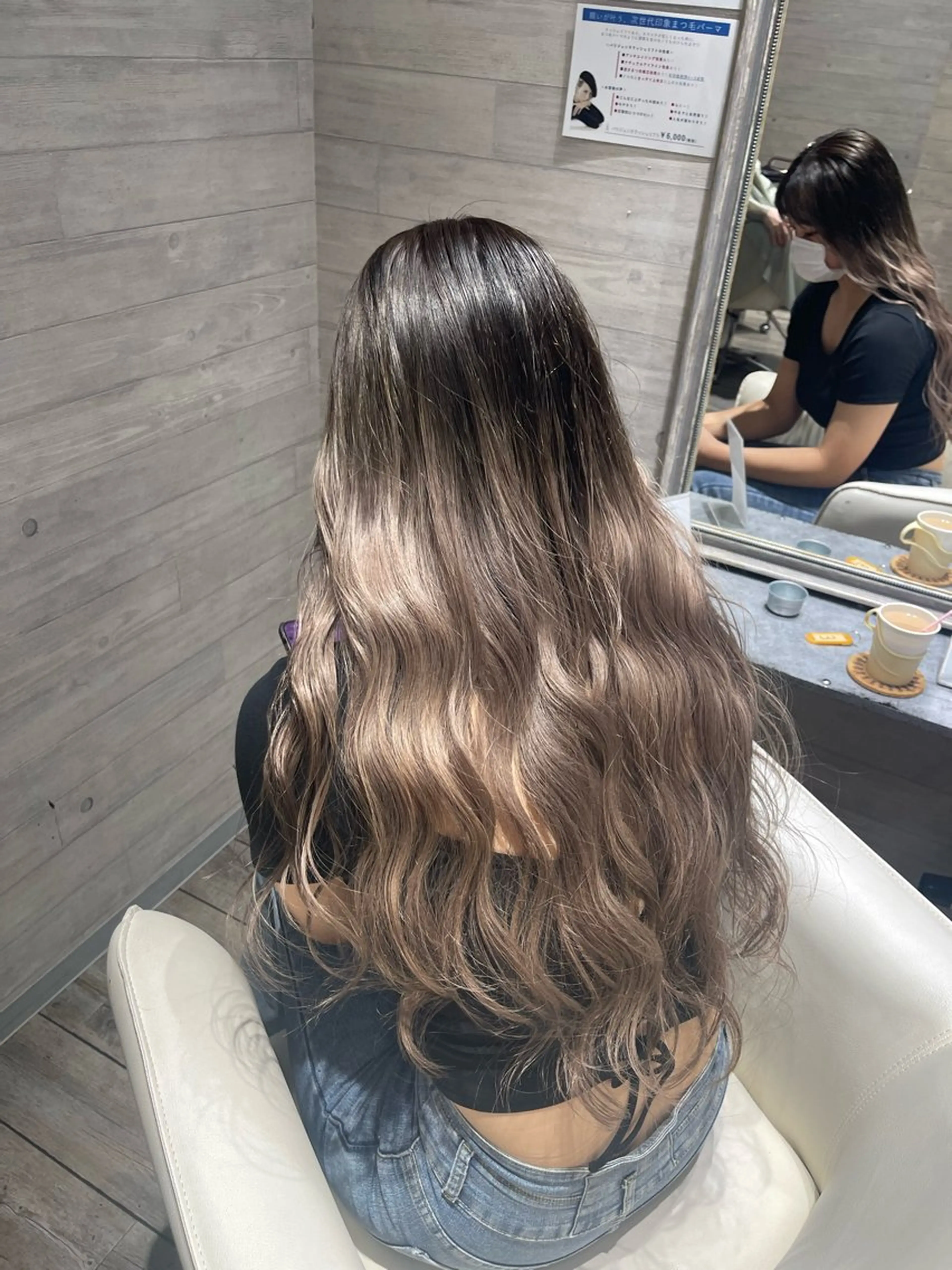 ロング ハイトーン ／ レイヤー/吉田陸斗のヘアスタイル