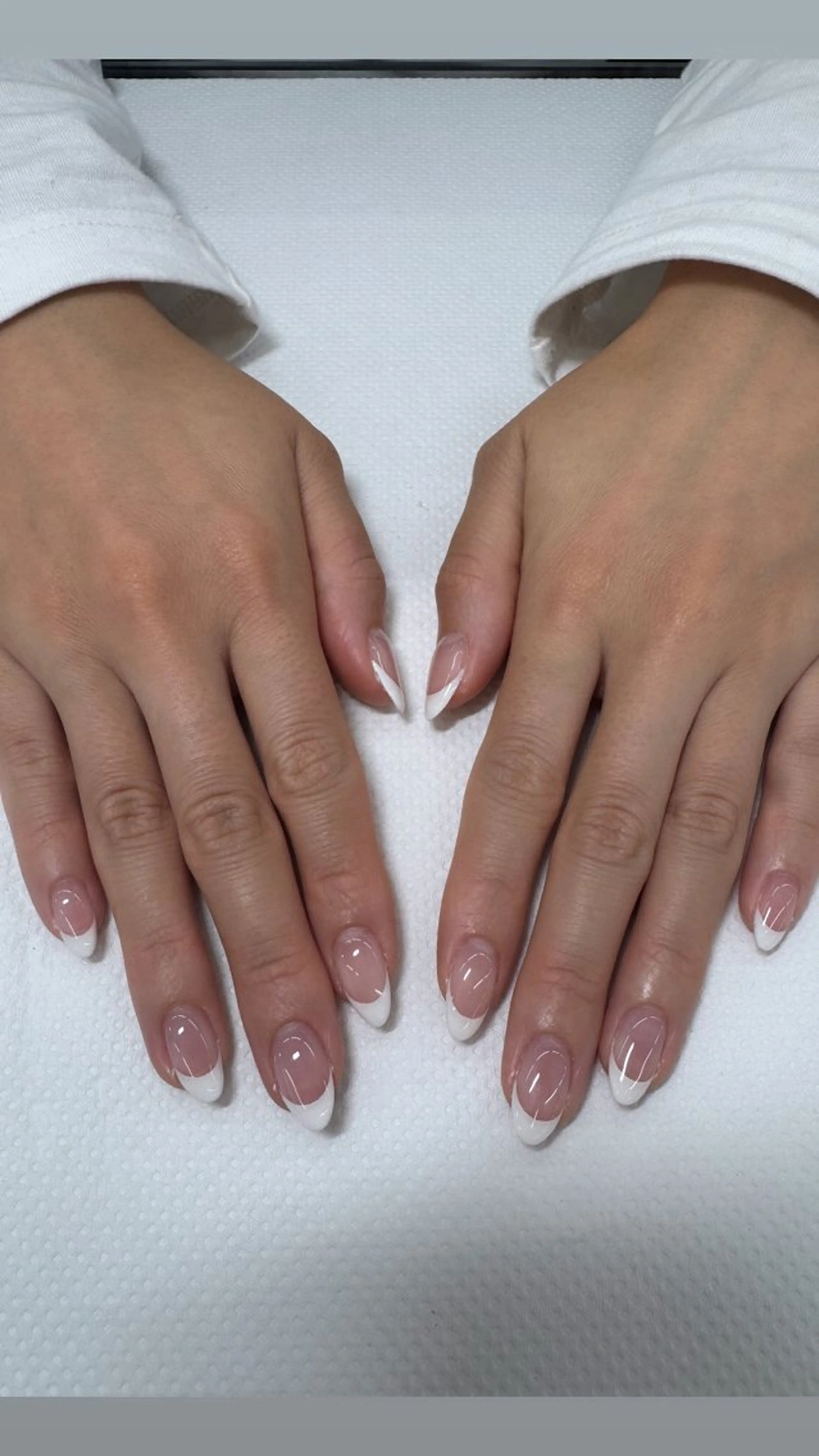 ネイル フレンチネイル ハンドネイル 【MAXKELLY】 Shiotaのネイルデザイン