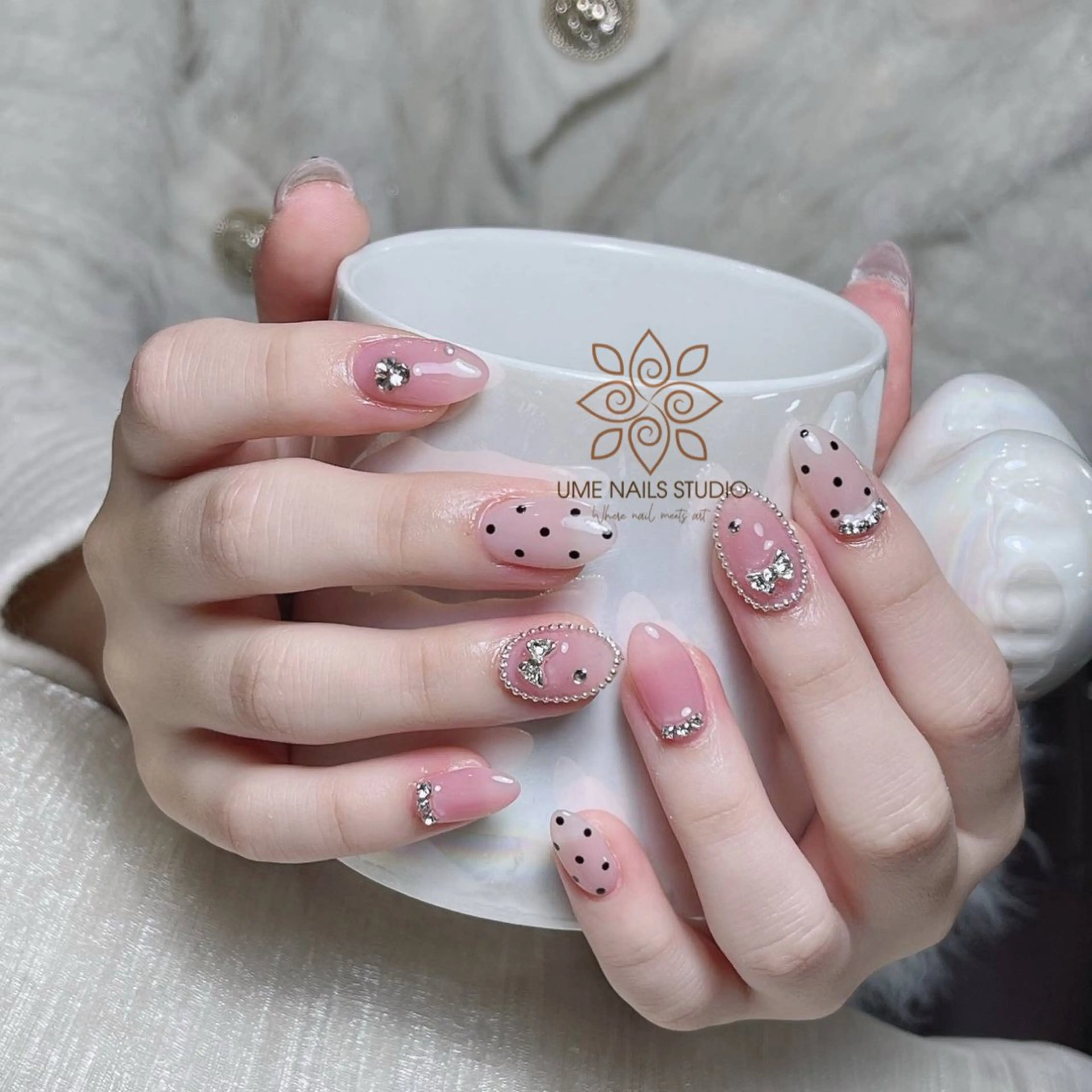 ネイル チークネイル クリアネイル ガーリー キラキラネイル 韓国ネイル ハンドネイル Ume Nail Studioのネイルデザイン