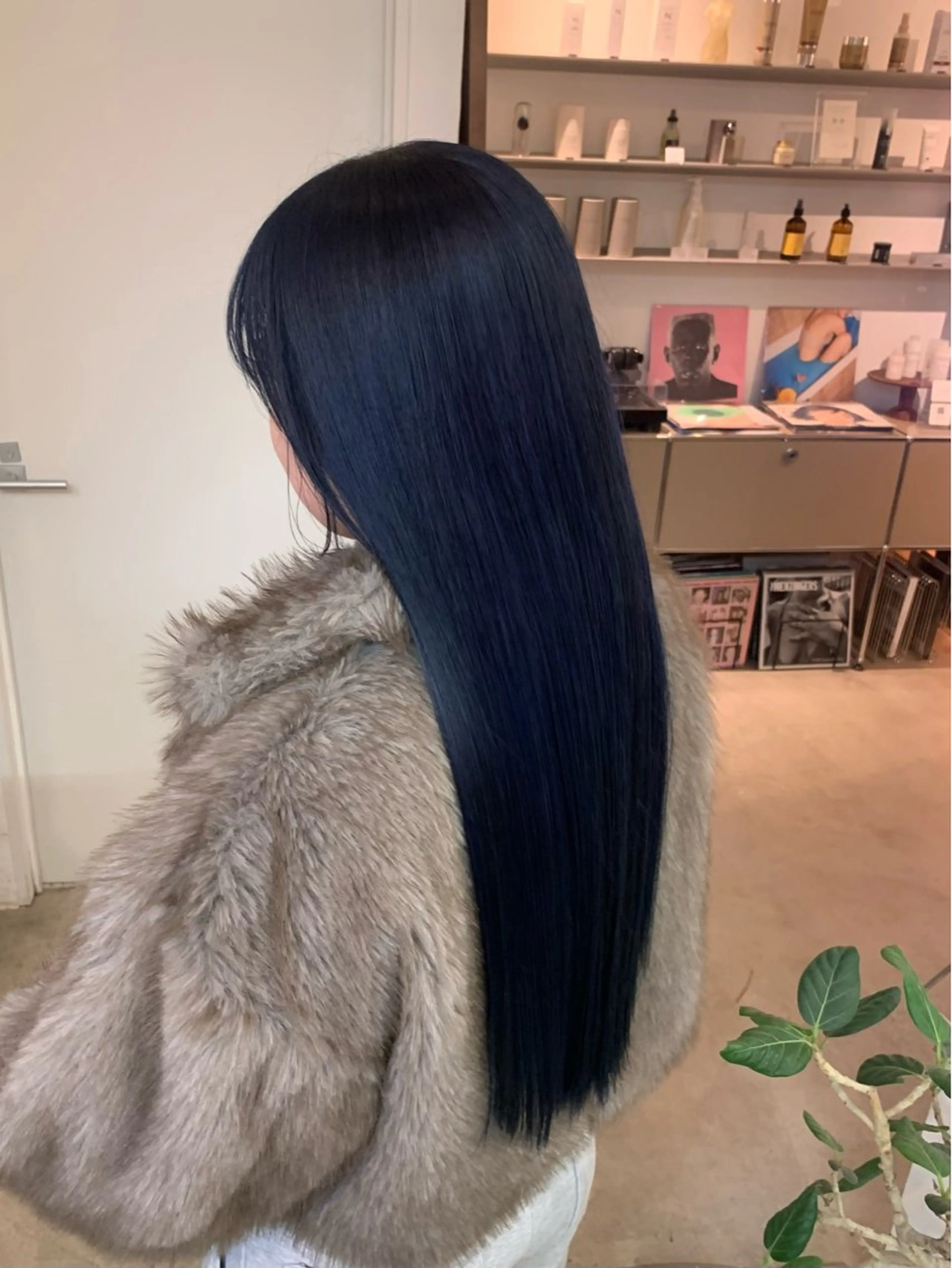 カラー hinata /ハイトーンのヘアスタイル