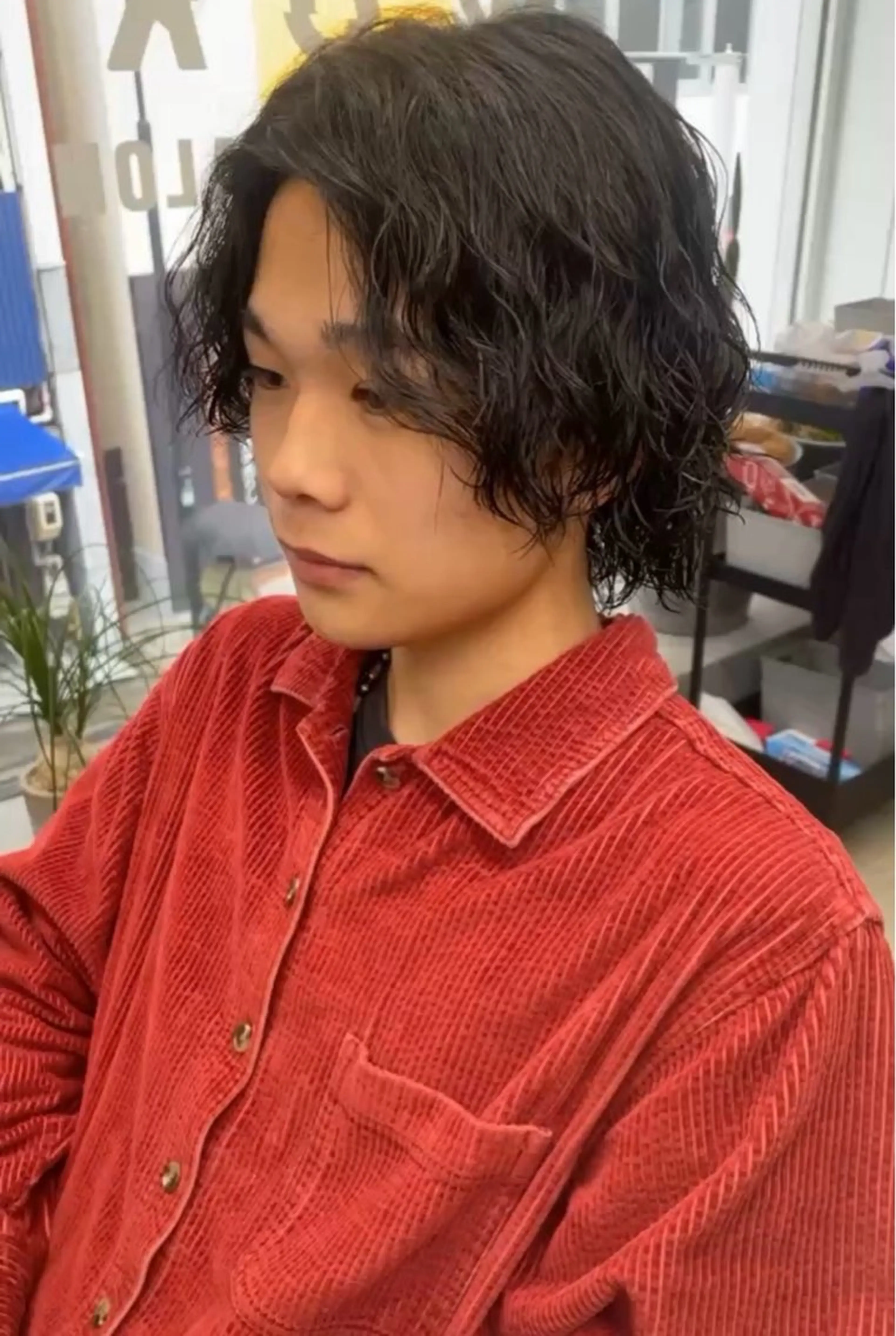 ミディアム パーマ メンズ カット パーマ メンズ専門サロン wokeのヘアスタイル
