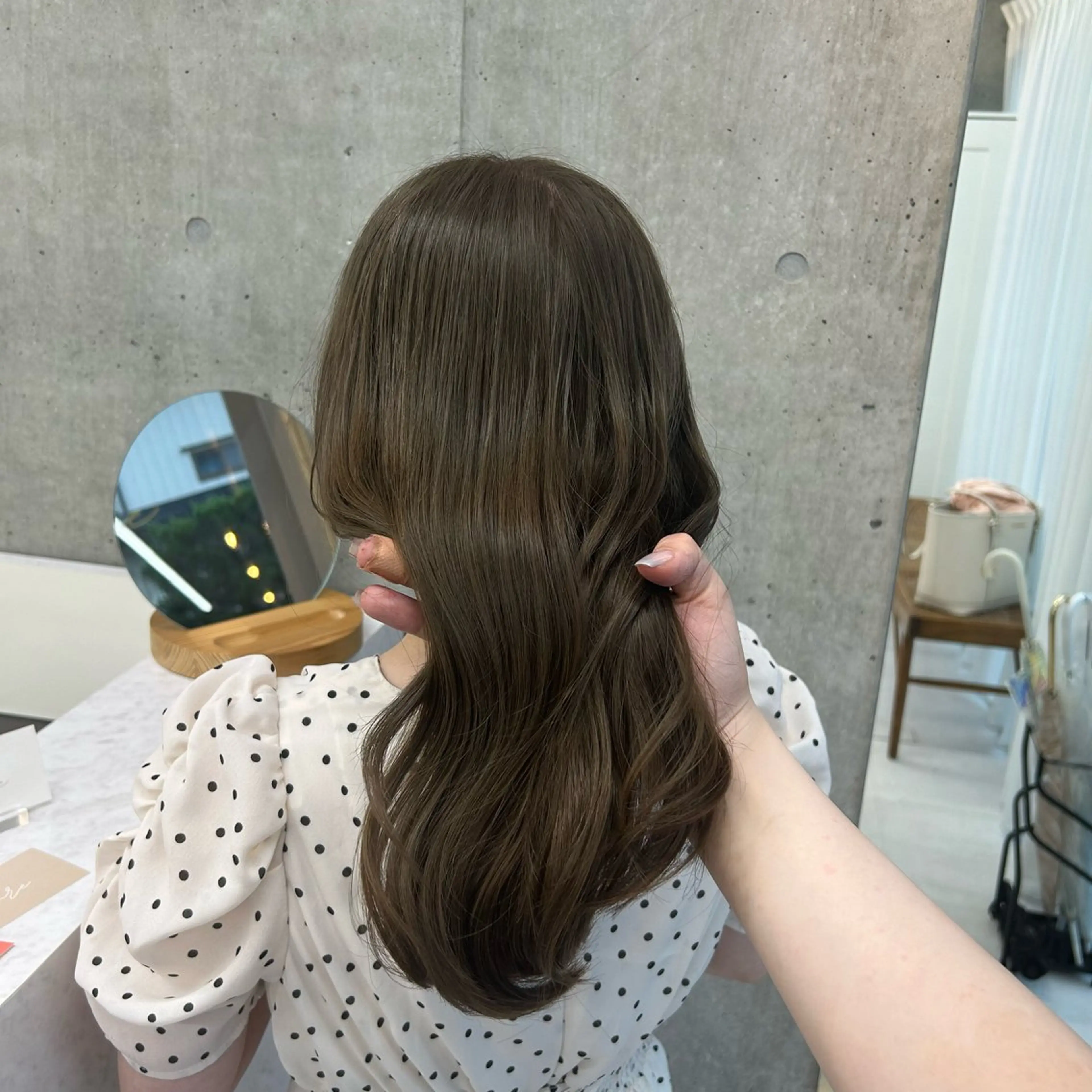 セミロング レイヤーカット ヘアカラー トリートメント Lomalia Yuukaのヘアスタイル