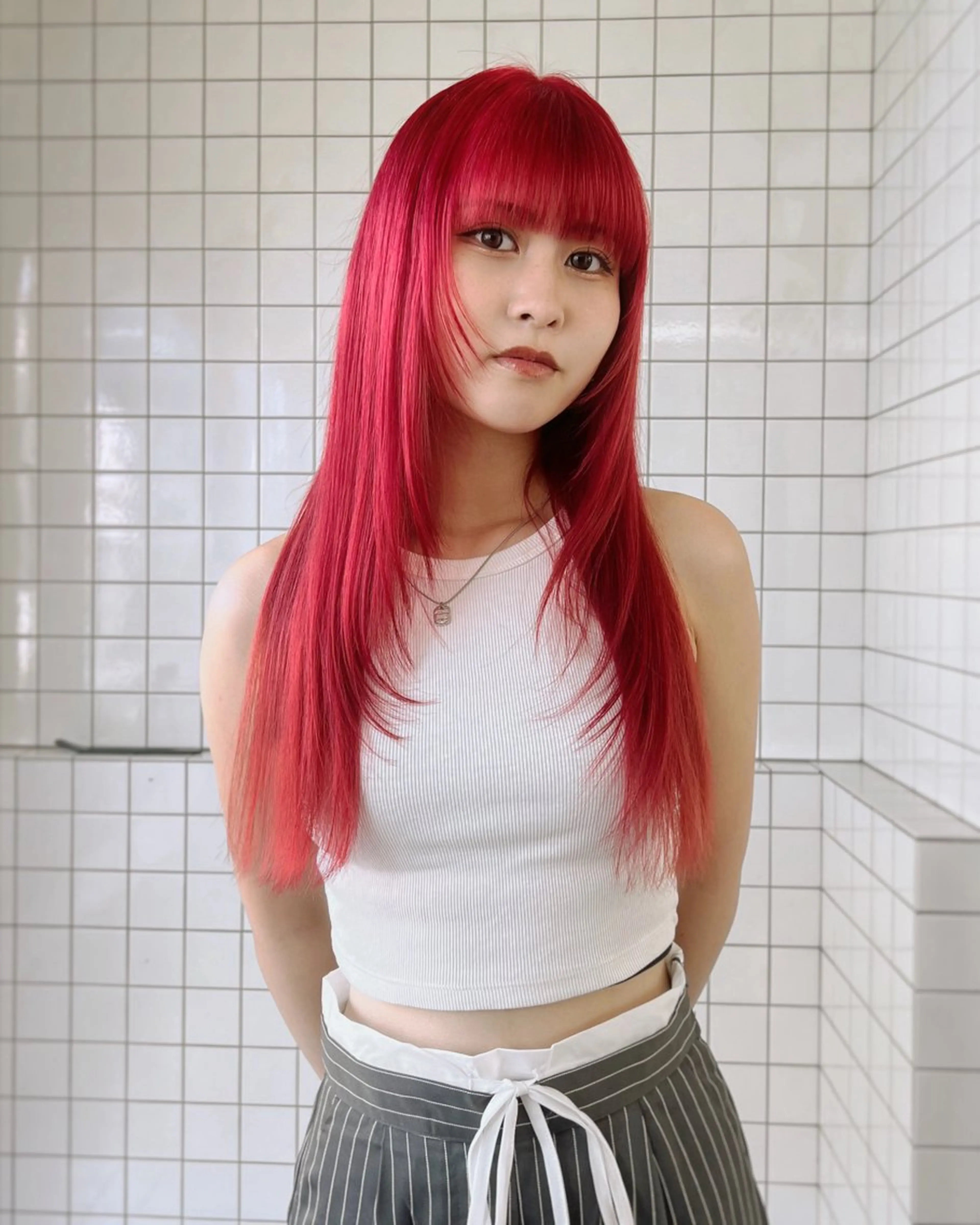 ミディアム カラー アッシュ アッシュブラウン ブリーチ ブラウンカラー ケアブリーチ カット ヘアカラー トリートメント ニュアンスレイヤー ハイトーンカラーのヘアスタイル