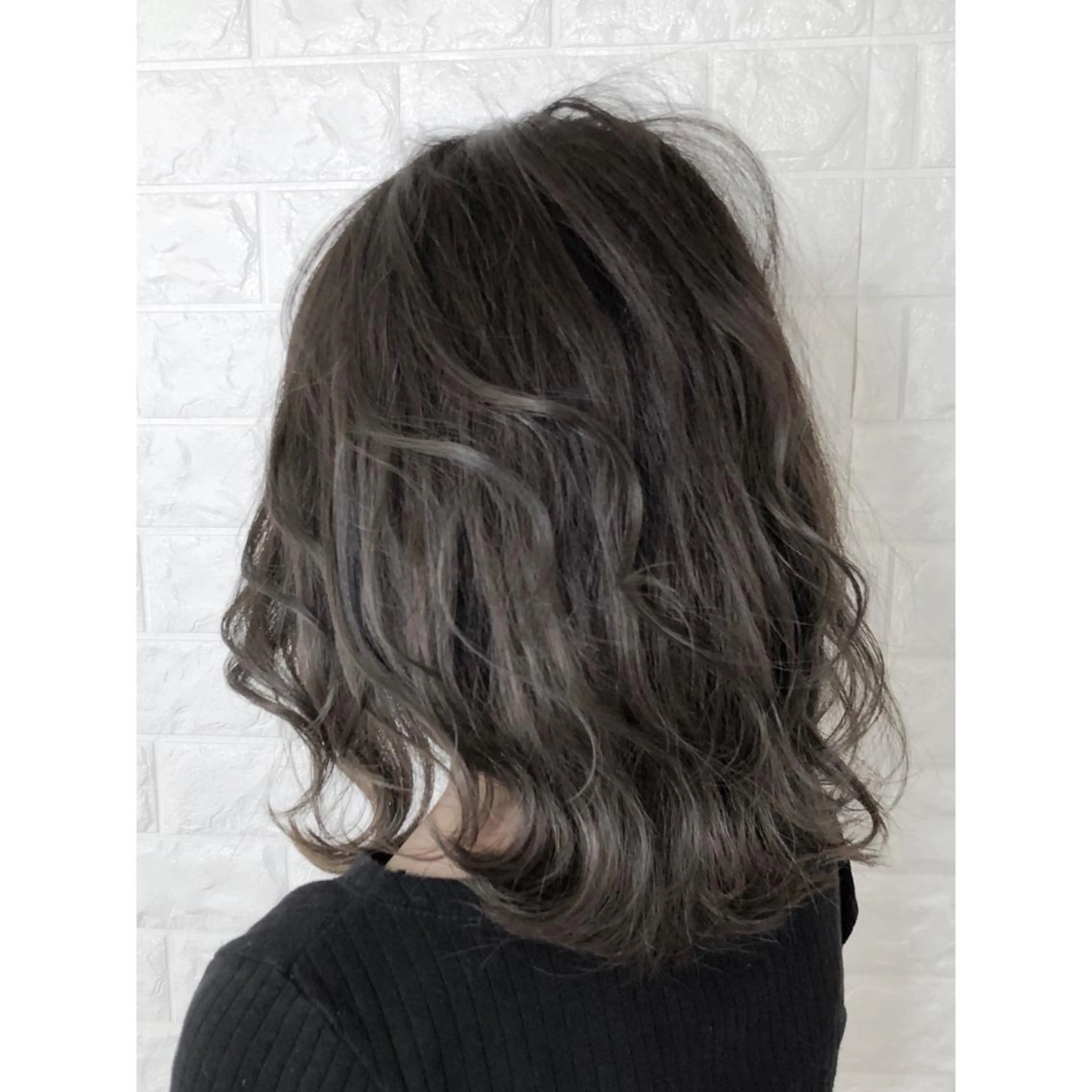 ミディアム カラー バレイヤージュ ブリーチ ケアブリーチ グラデーションカラー グレージュ KIZU 髪質改善 オカルト怪談のヘアスタイル