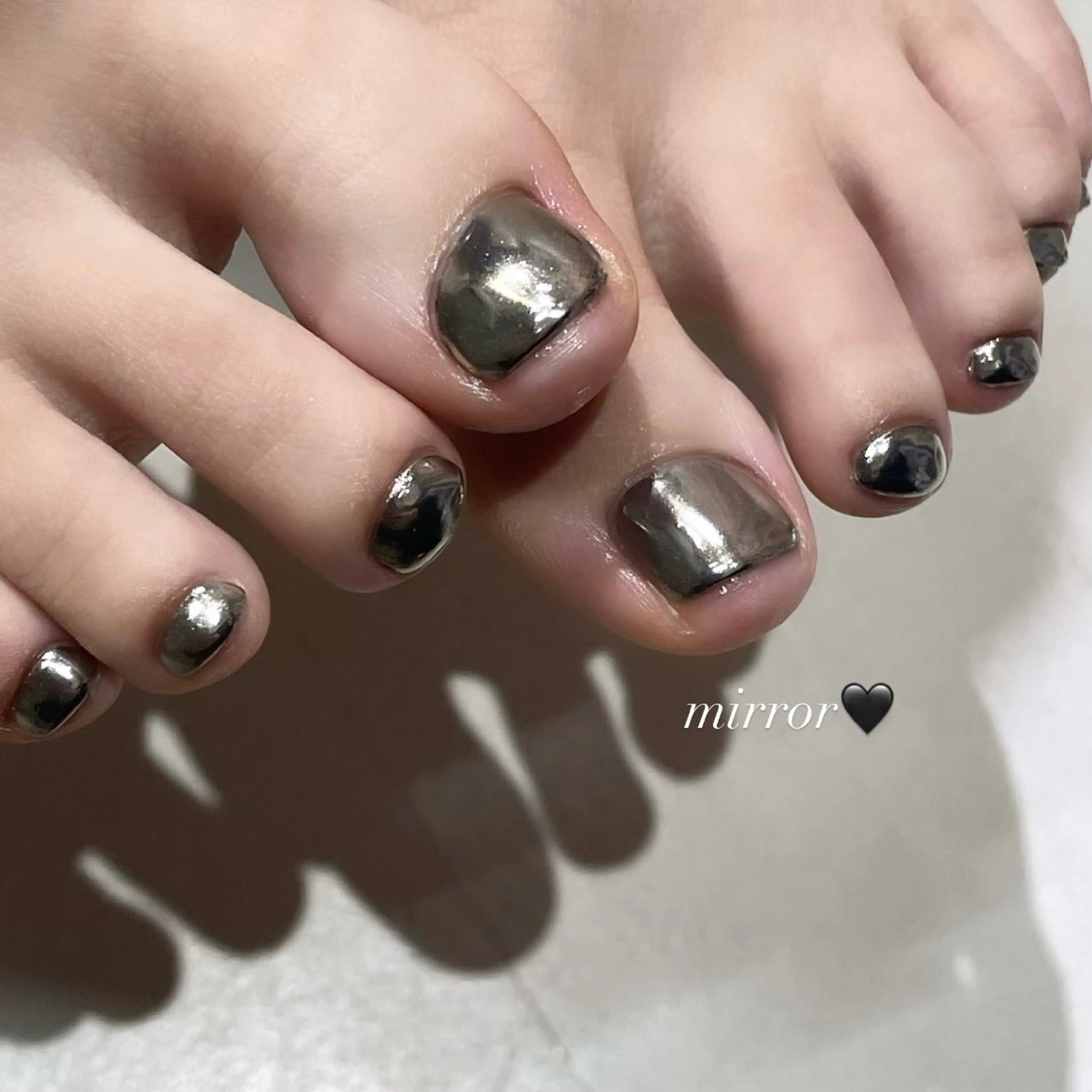 ネイル フットネイル Lily🍒 NANAのネイルデザイン