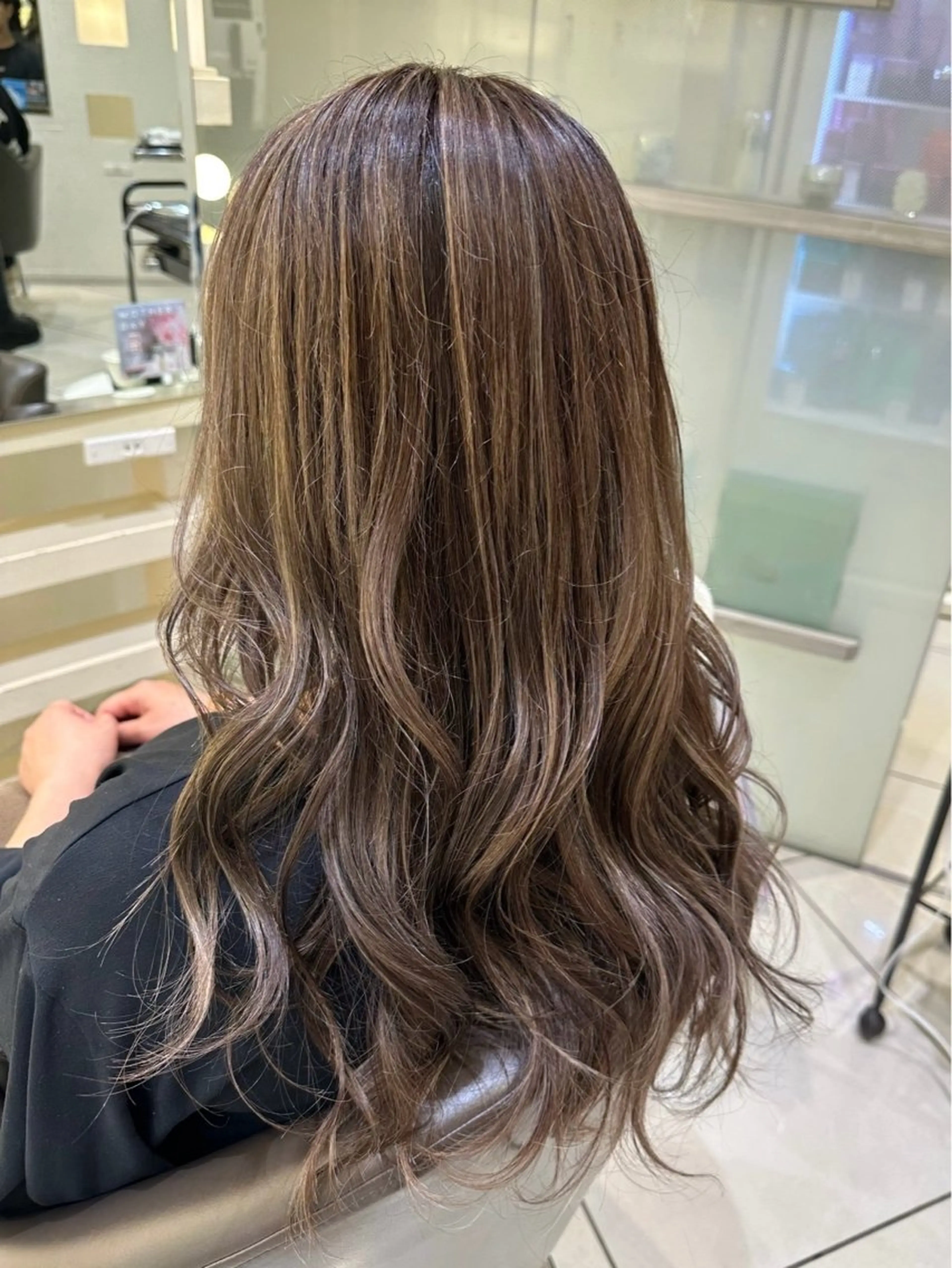 ロング カラー ハイライトカラー ハイライト ヘアカラー 🤎ハイライト/ 艶カラー/銀座🤎のヘアスタイル