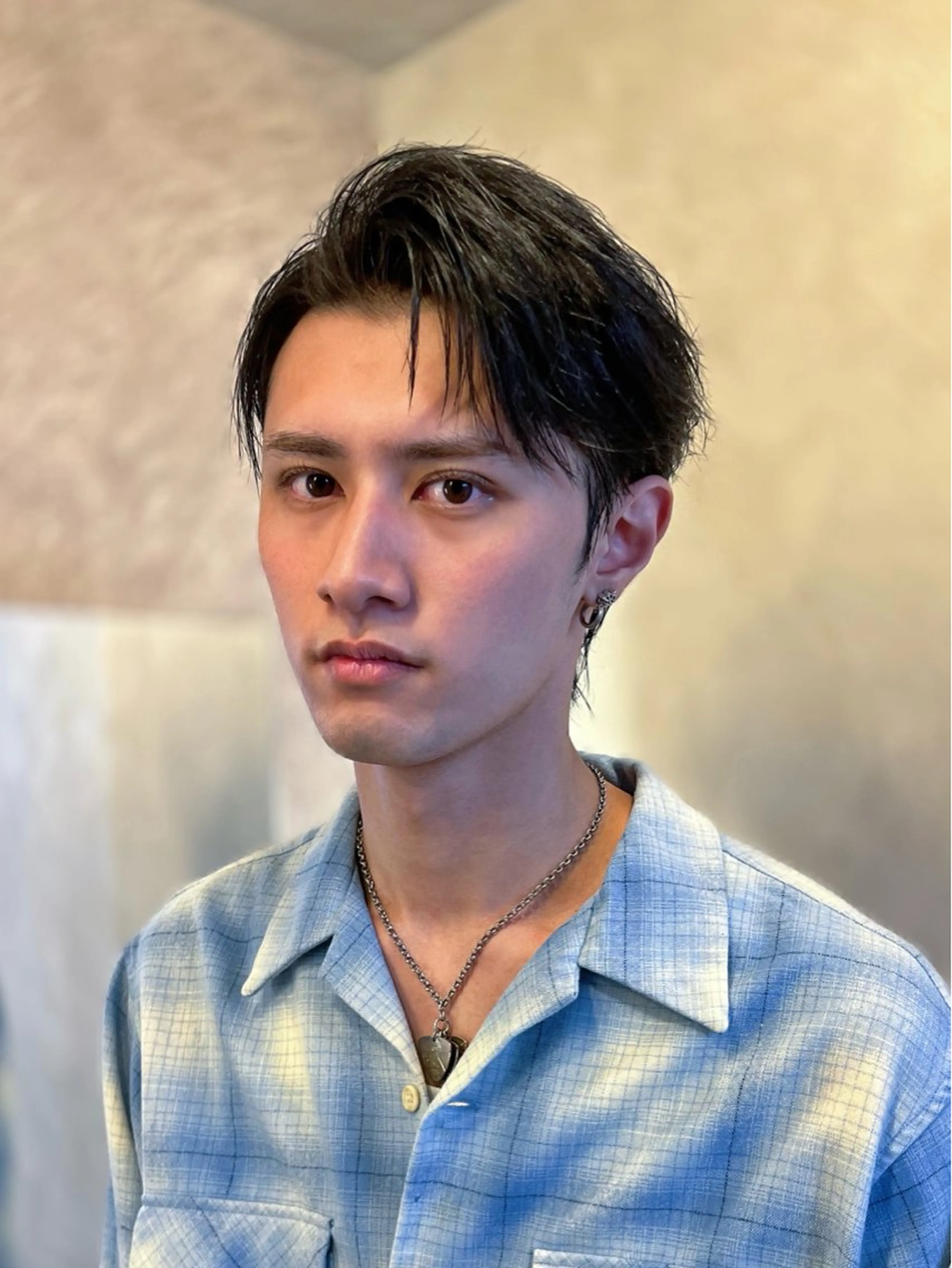 ショート メンズ メンズブリーチ センターパート フェザーパーマ メンズ韓国風 韓国マッシュ カット k.e.y銀座店所属・安藤幹人 メンズカット/パーマのヘアスタイル