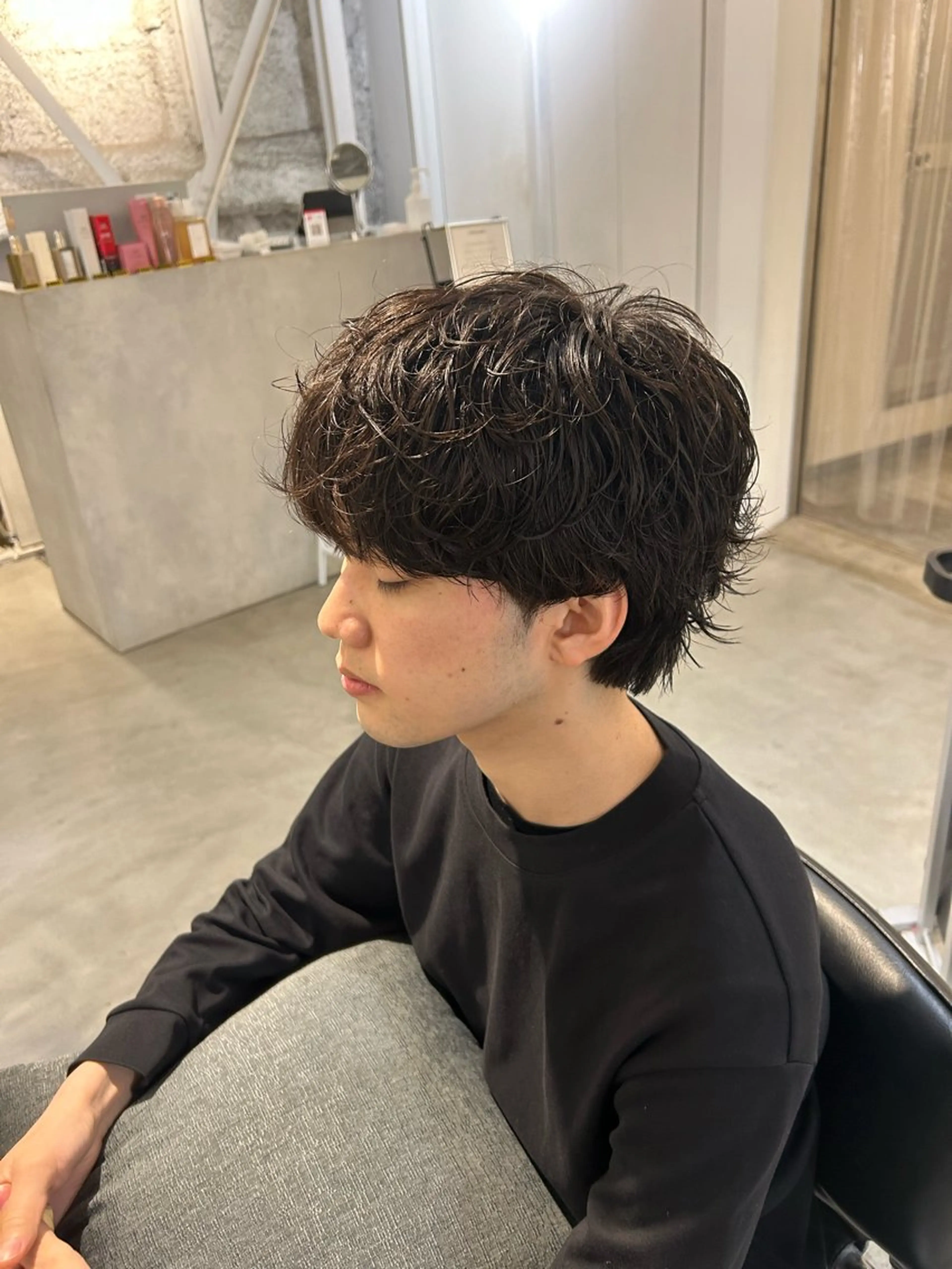 ショート パーマ メンズ ビジネス センターパート フェードカット フェザーパーマ メンズ韓国風 カット パーマ 💈メンズパーマの 匠💈曲がる縮毛矯正のヘアスタイル