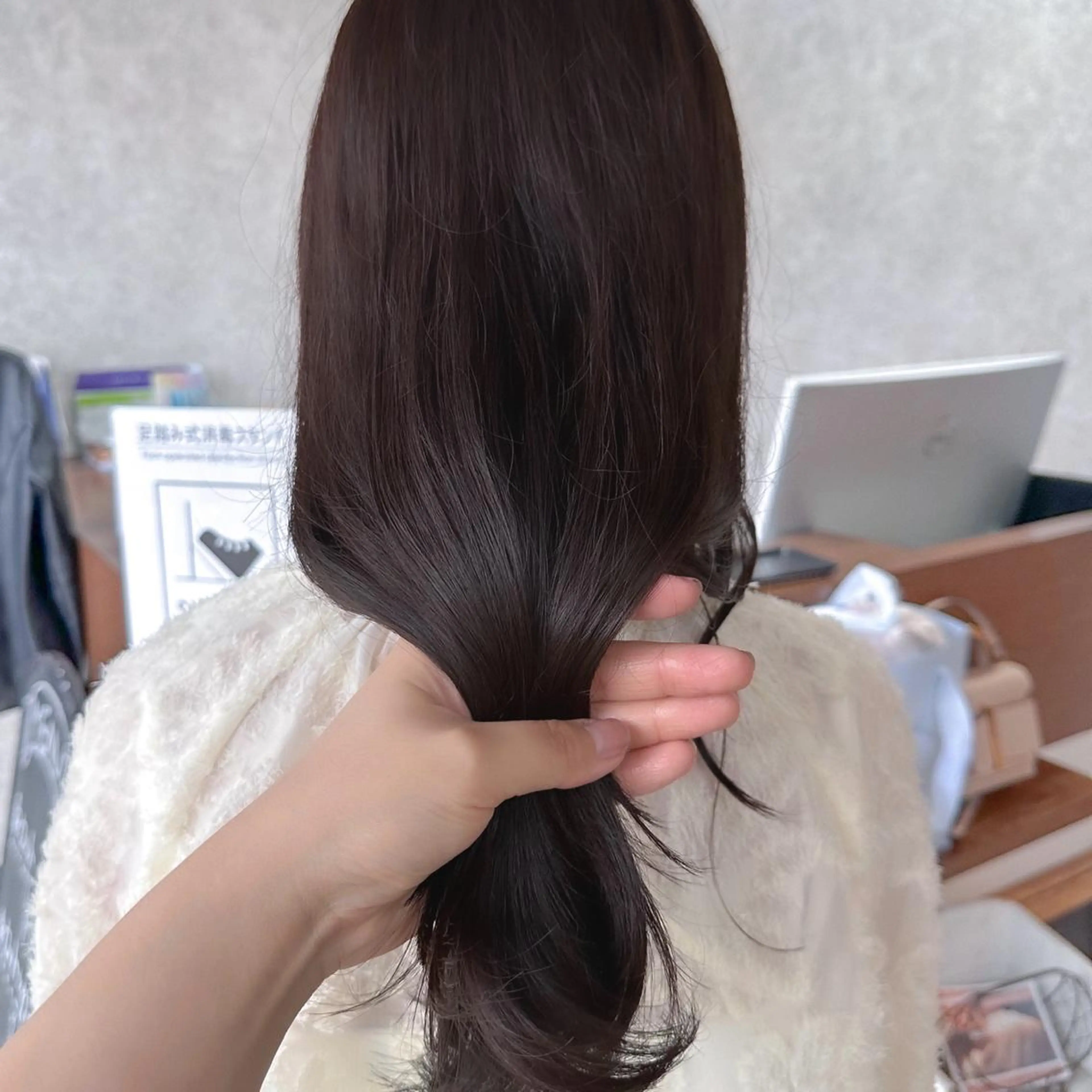 セミロング カラー アッシュ アッシュグレー アッシュグレージュ グレージュ 高橋 みく/ minim 暖色のヘアスタイル