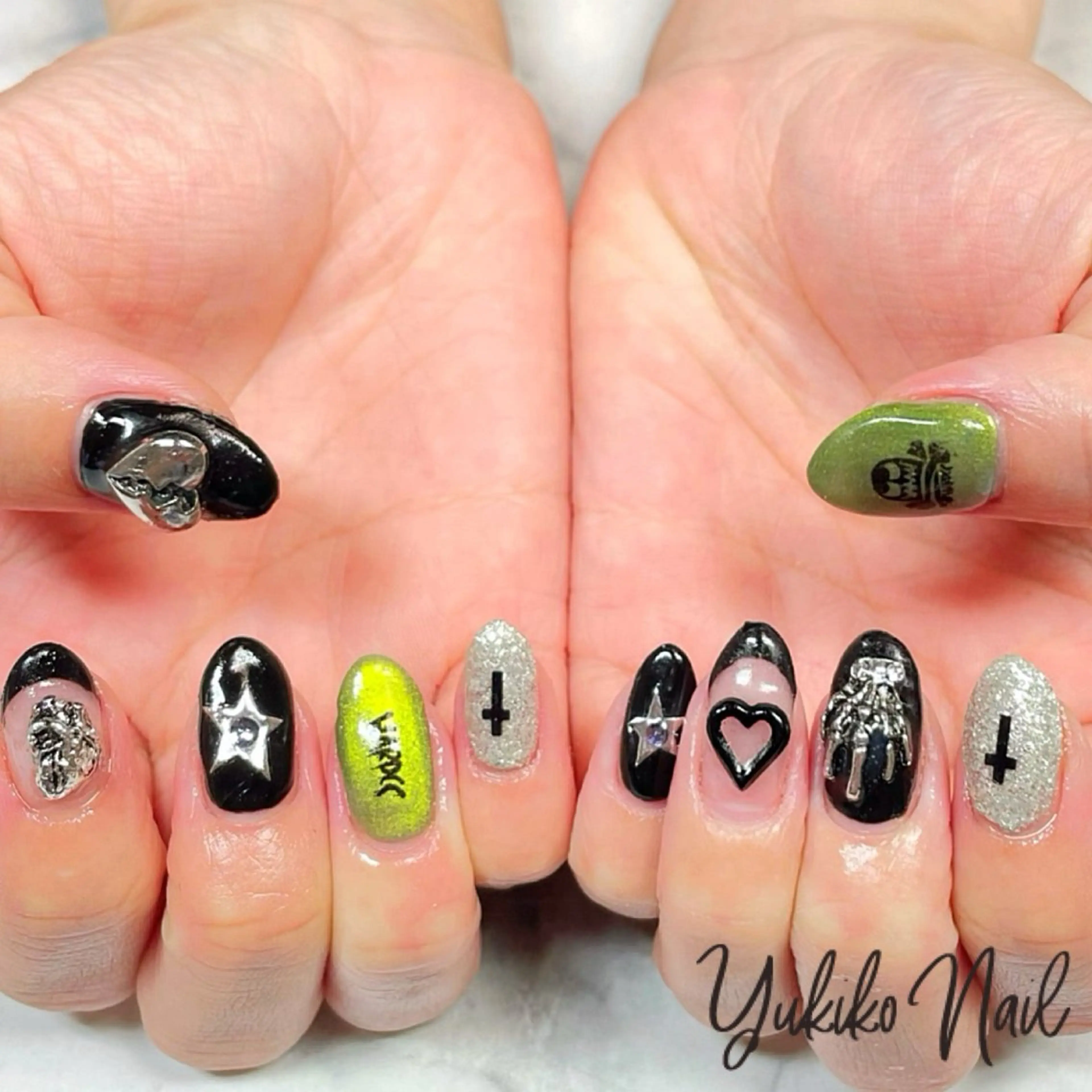 ネイル グリーン マグネットネイル シルバー ハンドネイル ユキコ ネイルのネイルデザイン