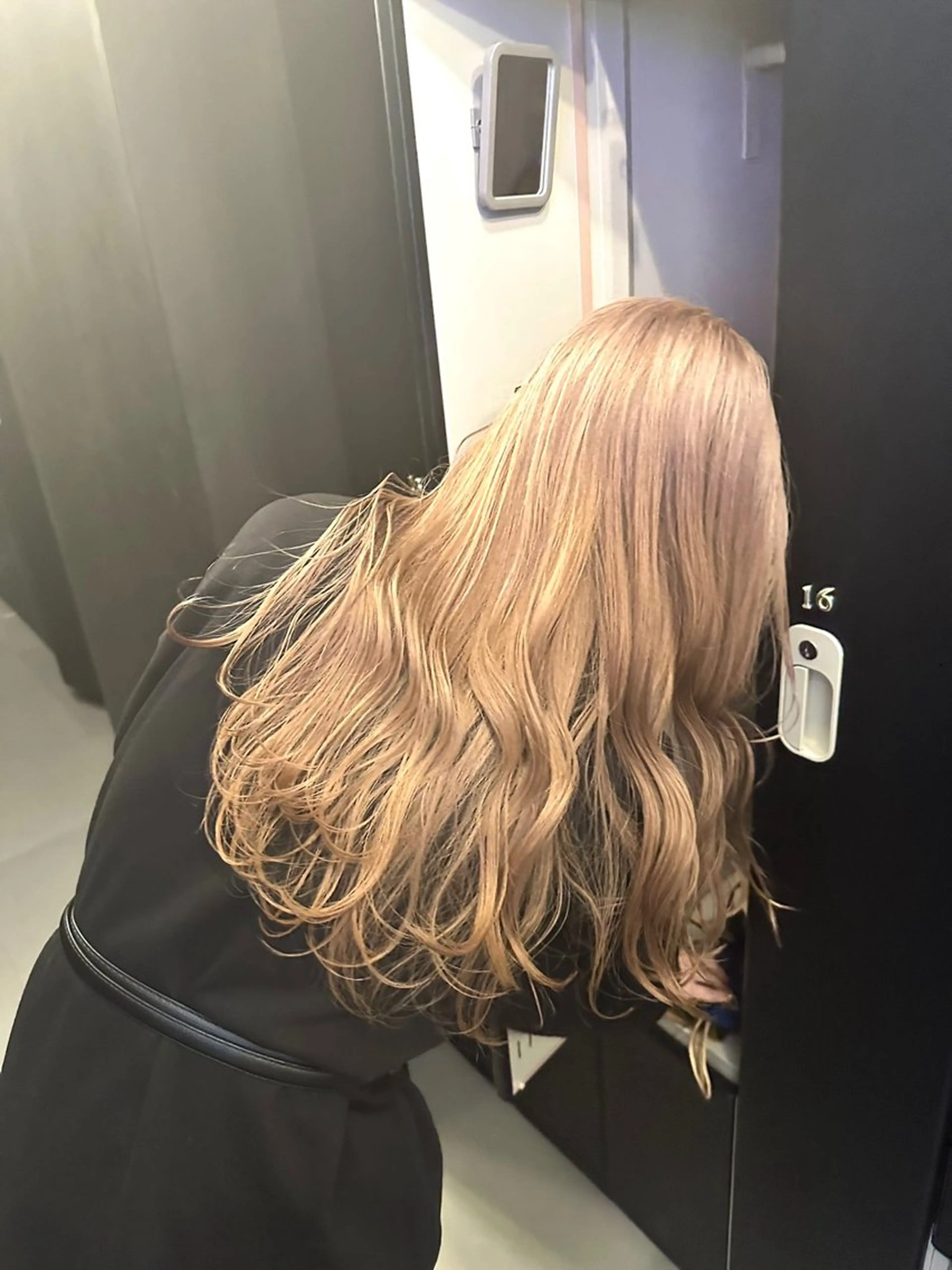 ミディアム カラー カット ヘアカラー トリートメント 🌈ベージュ艶髪🌈 ボブ/ユウトのヘアスタイル