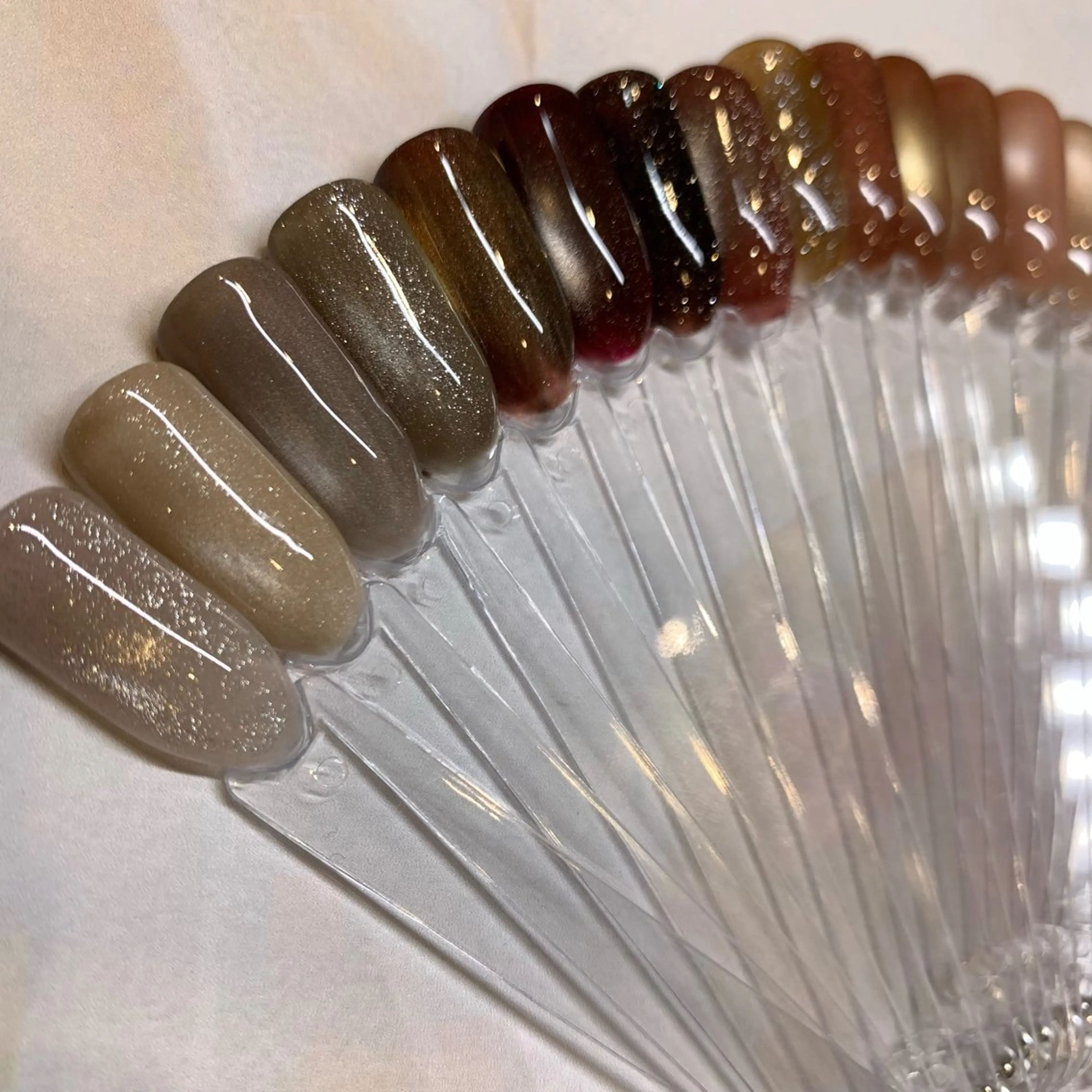 ネイル マグネットネイル nailAVANCE akariのネイルデザイン